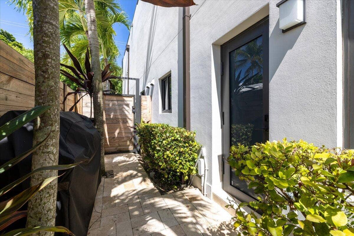 1955 NE 4th Street, #Unit 2, Deerfield Beach, FL 33441 34-1955 SW 4th St--3