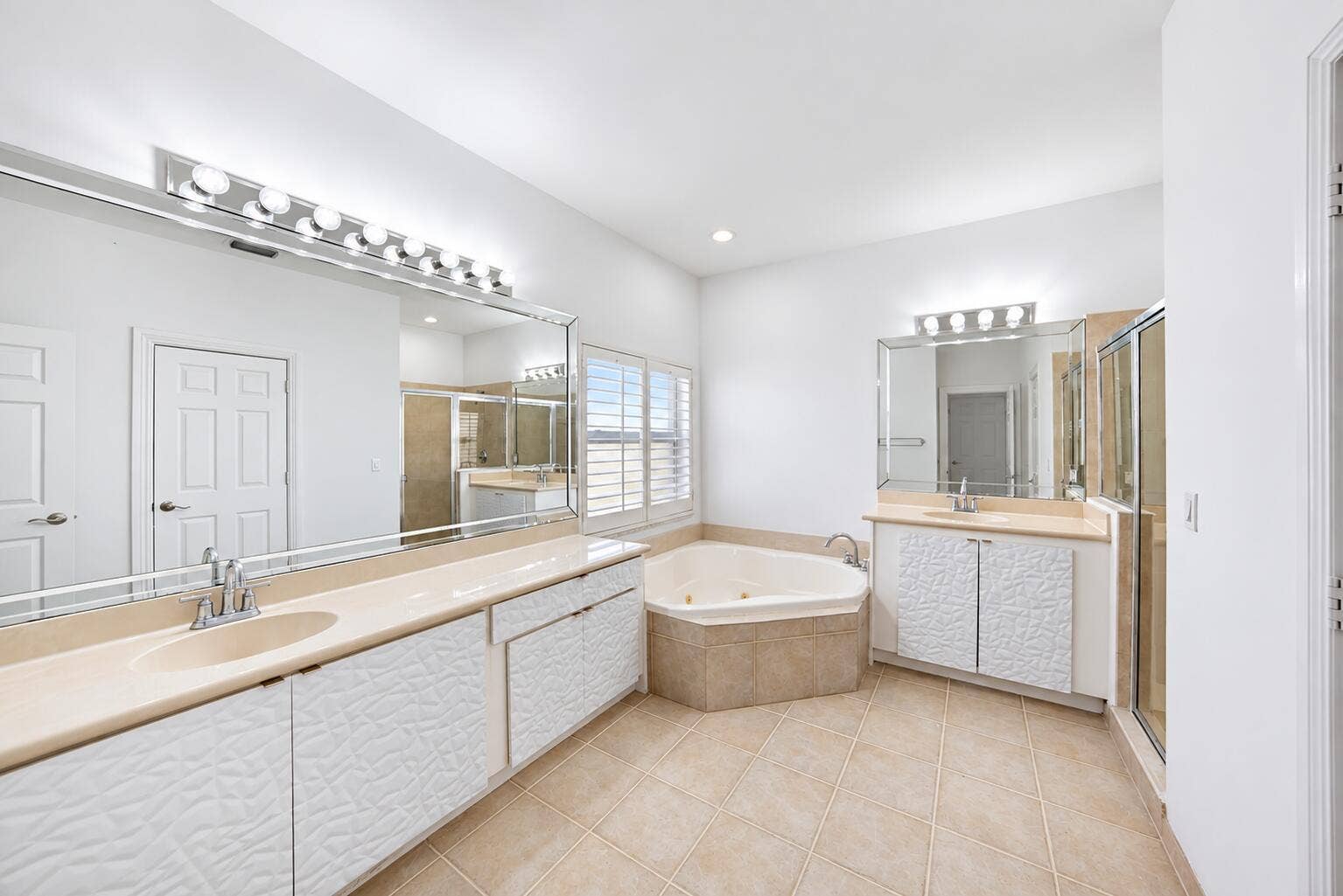 11289 NW 65TH Manor, Parkland, FL 33076 Bright Modern White Bathroom Retreat
