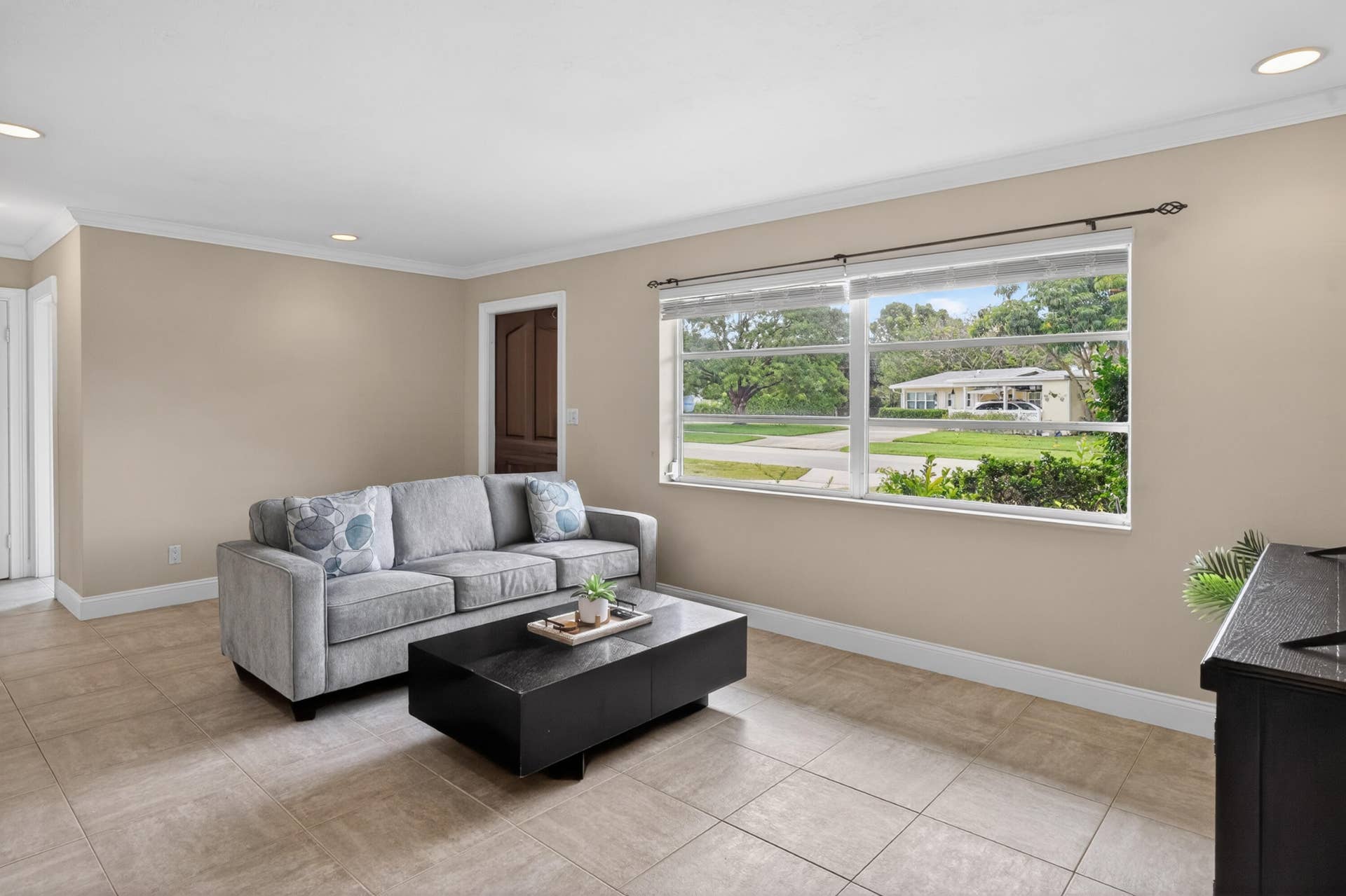 760 Cinnamon Road, North Palm Beach, FL 33408 Family Room