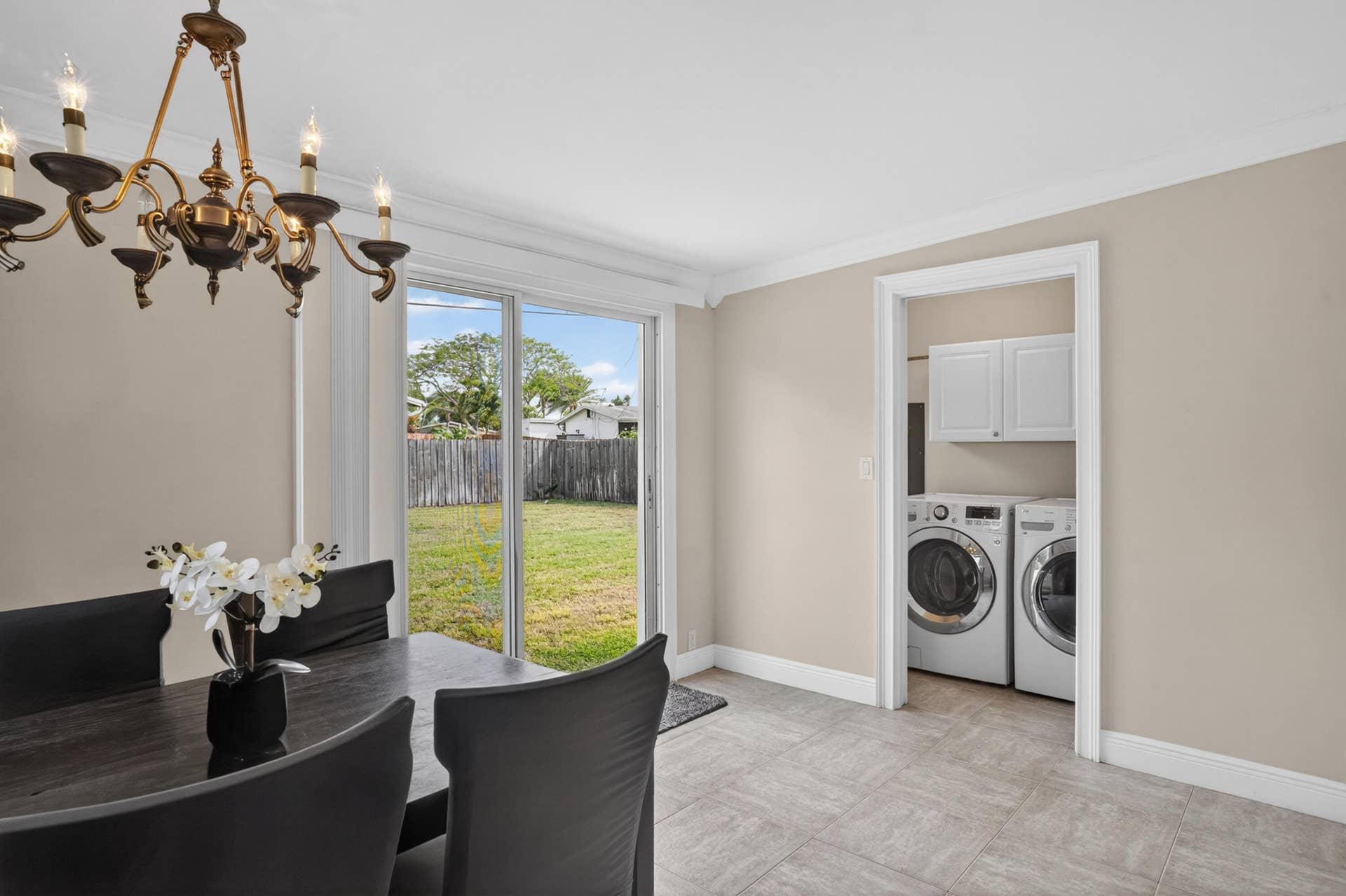 760 Cinnamon Road, North Palm Beach, FL 33408 Dining & W/D