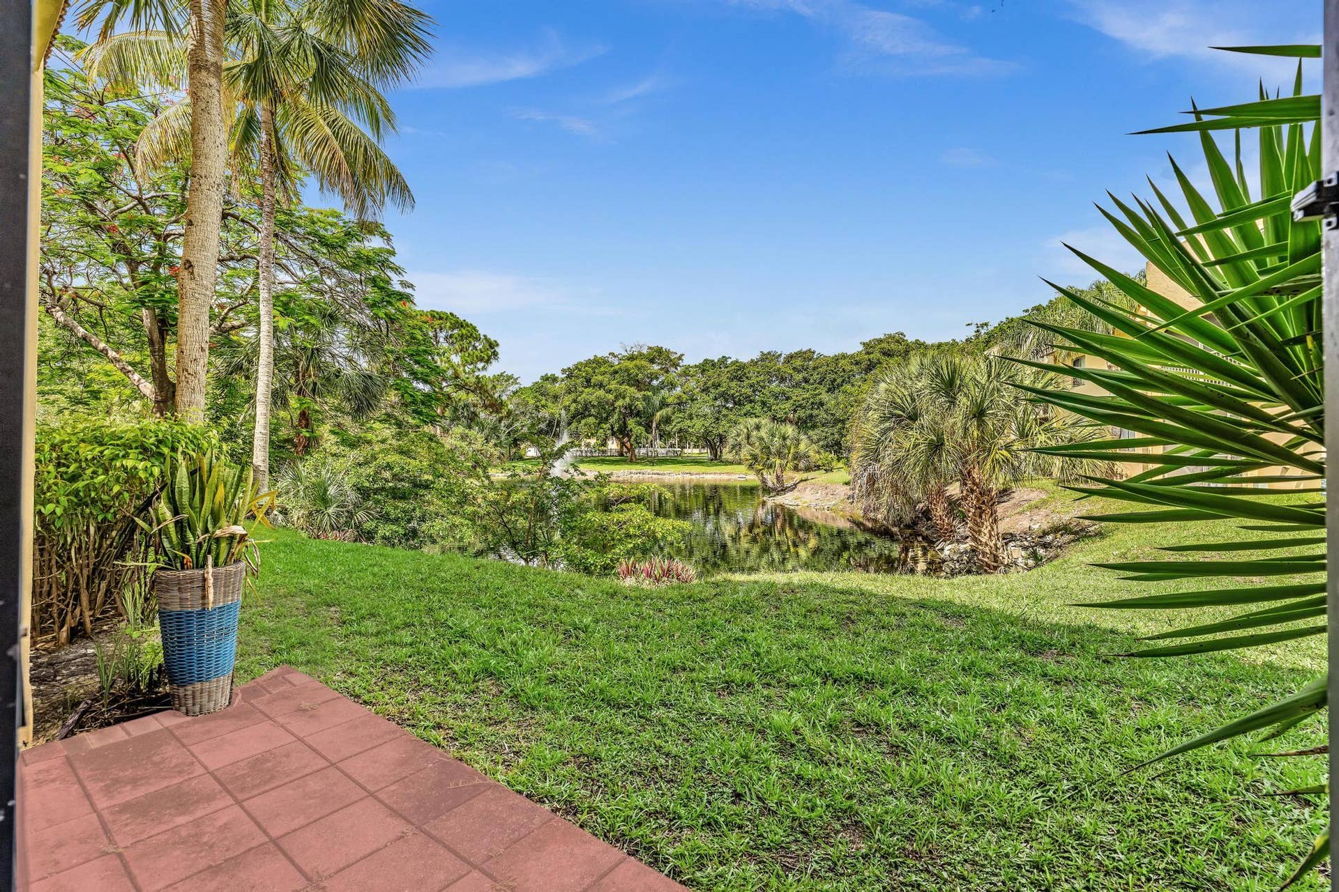 912 SW 9TH STREET Circle, #105, Boca Raton, FL 33486 Lake view