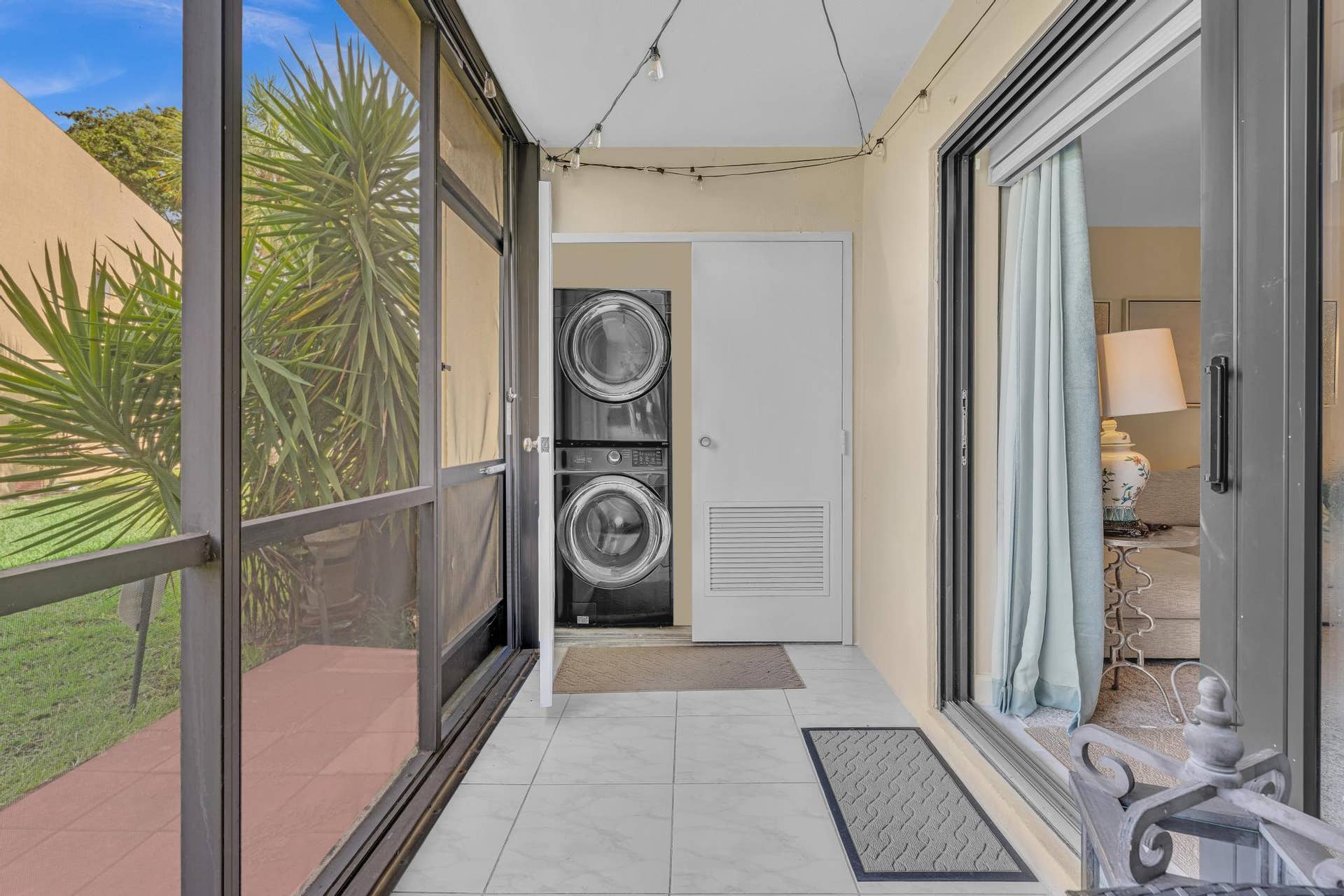 912 SW 9TH STREET Circle, #105, Boca Raton, FL 33486 Washer and Dryer