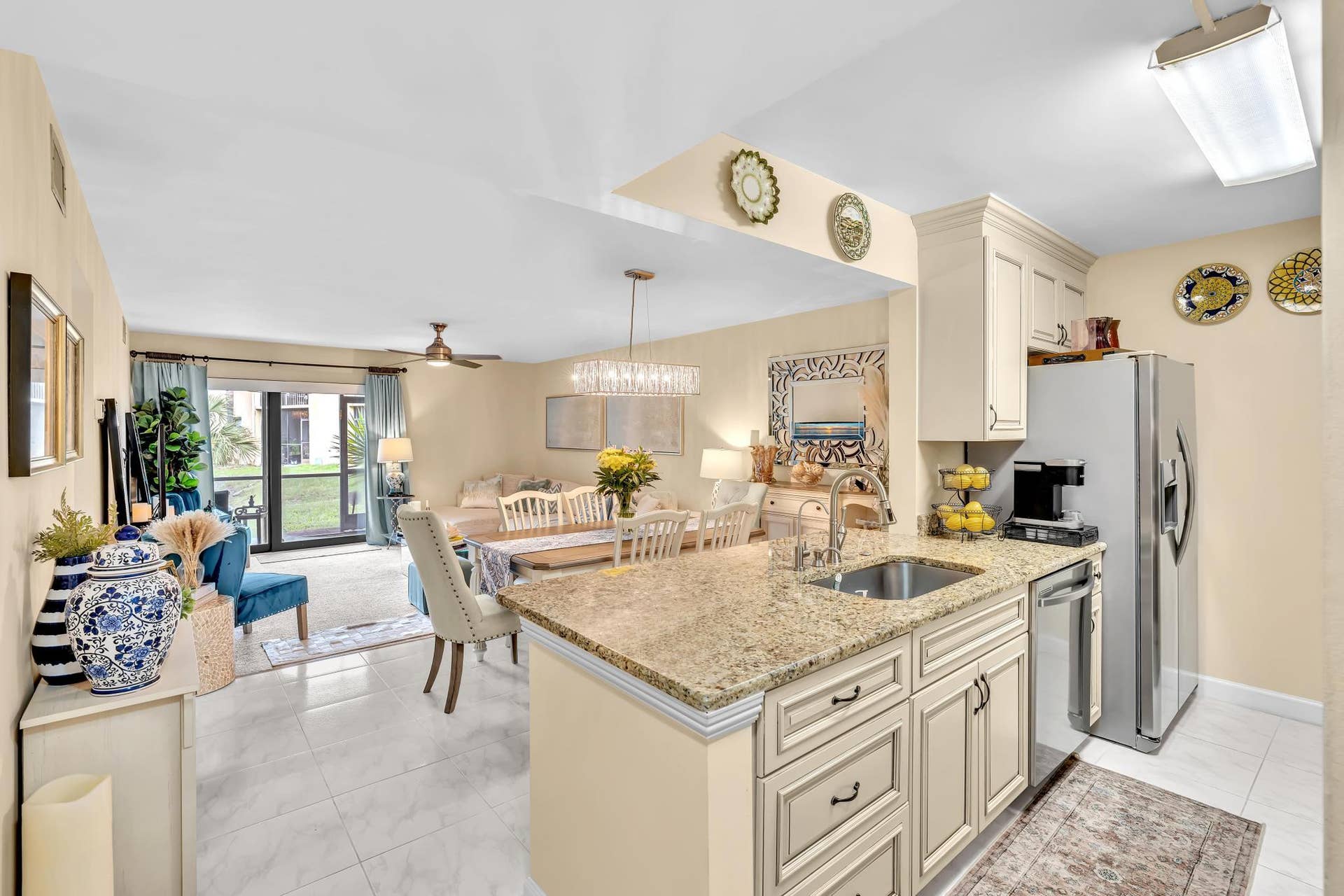 912 SW 9TH STREET Circle, #105, Boca Raton, FL 33486 Kitchen