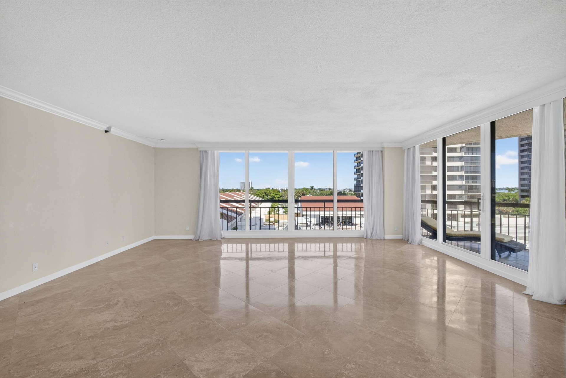 4000 N OCEAN Drive, #403, Singer Island, FL 33404 11-web-or-mls-5D1A5932