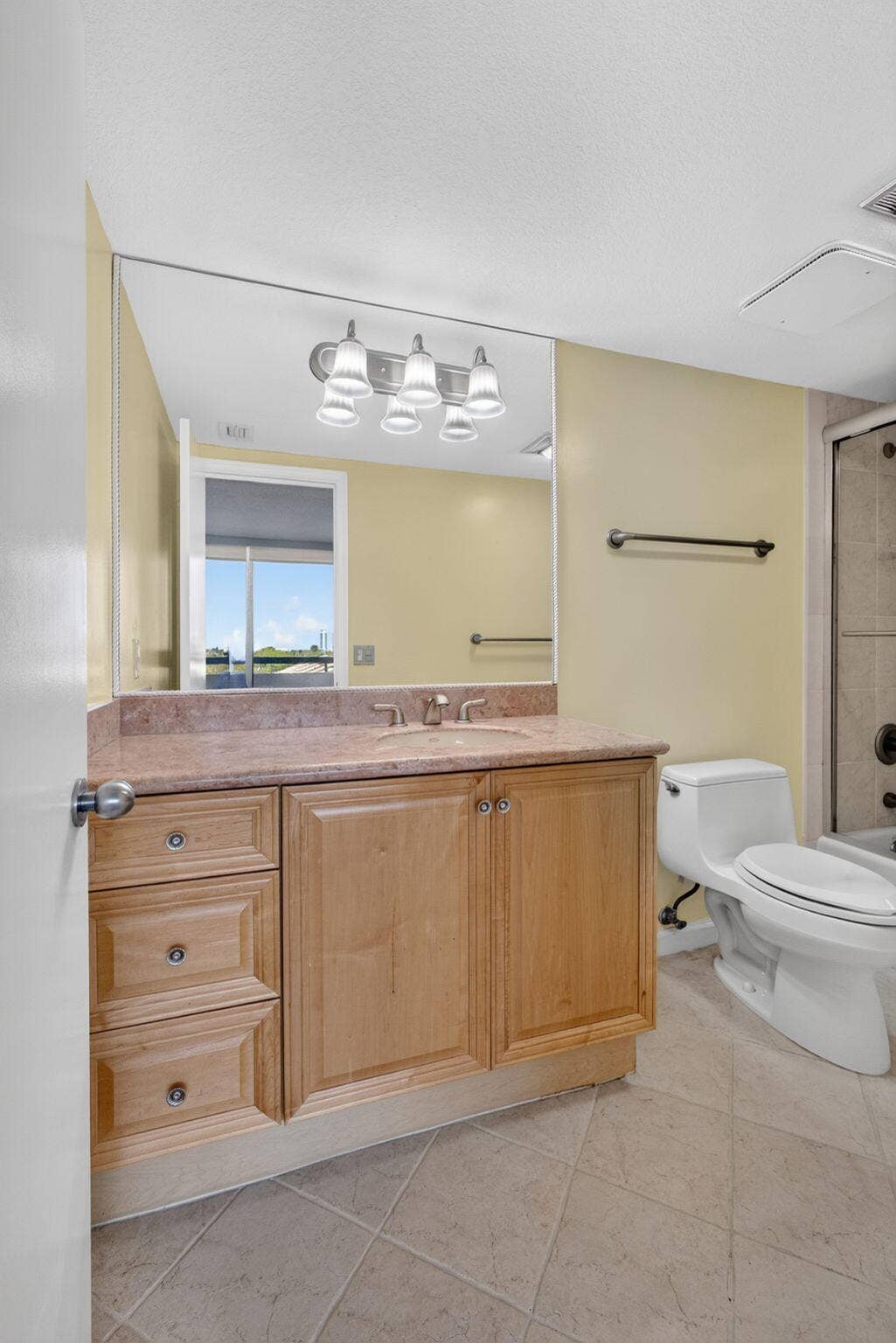 4000 N OCEAN Drive, #403, Singer Island, FL 33404 39-web-or-mls-5D1A5923