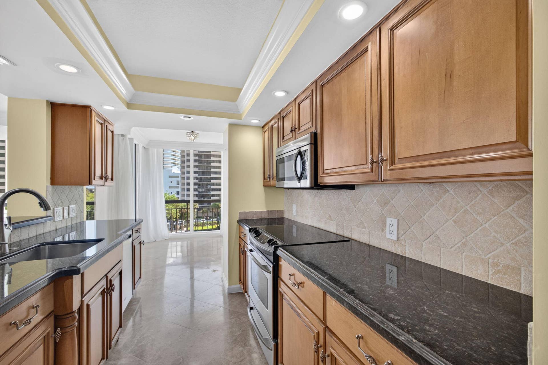 4000 N OCEAN Drive, #403, Singer Island, FL 33404 21-web-or-mls-5D1A6092