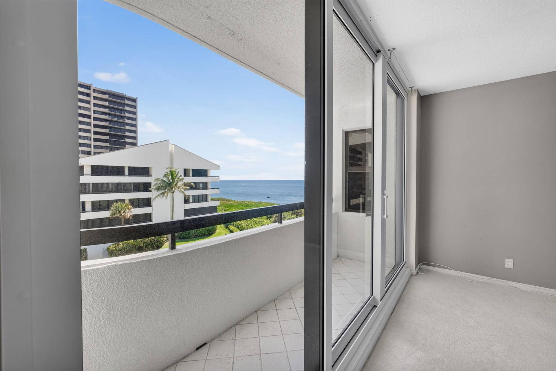 4000 N OCEAN Drive, #403, Singer Island, FL 33404 29-web-or-mls-5D1A6138