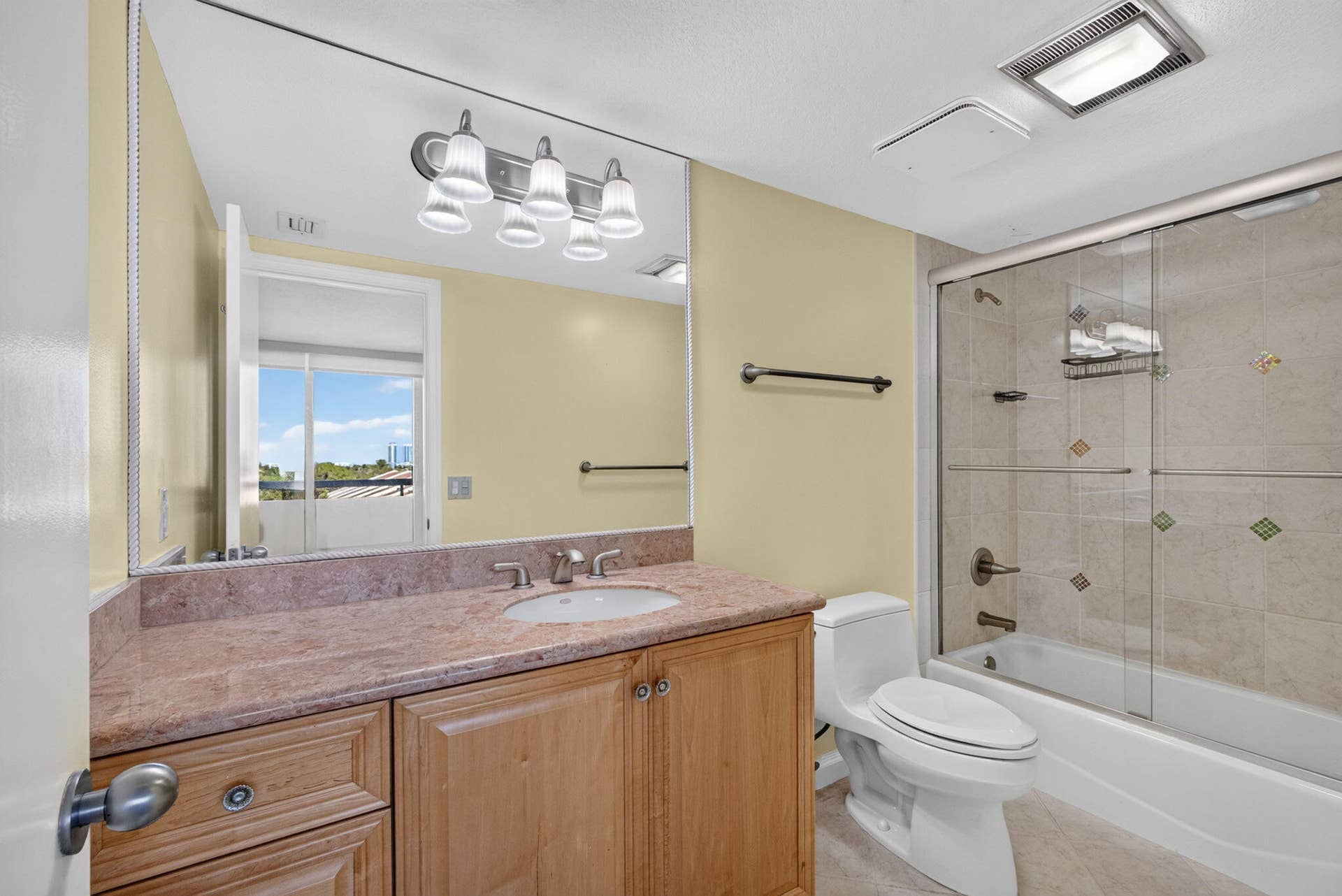 4000 N OCEAN Drive, #403, Singer Island, FL 33404 37-web-or-mls-5D1A5913
