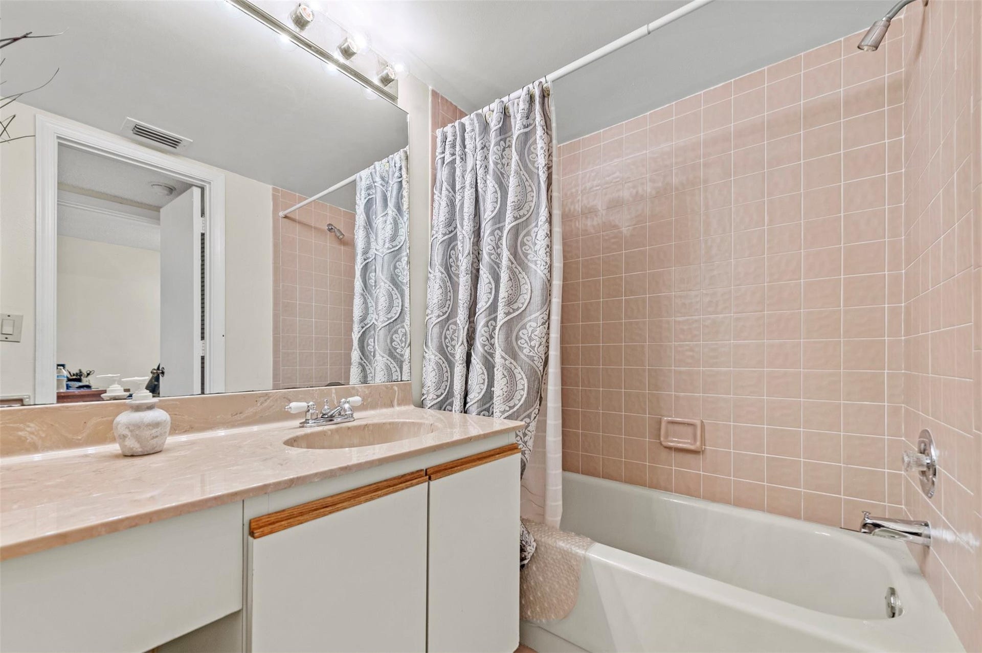 405 LIBERTY Court, #405, Deerfield Beach, FL 33442 Photo 23