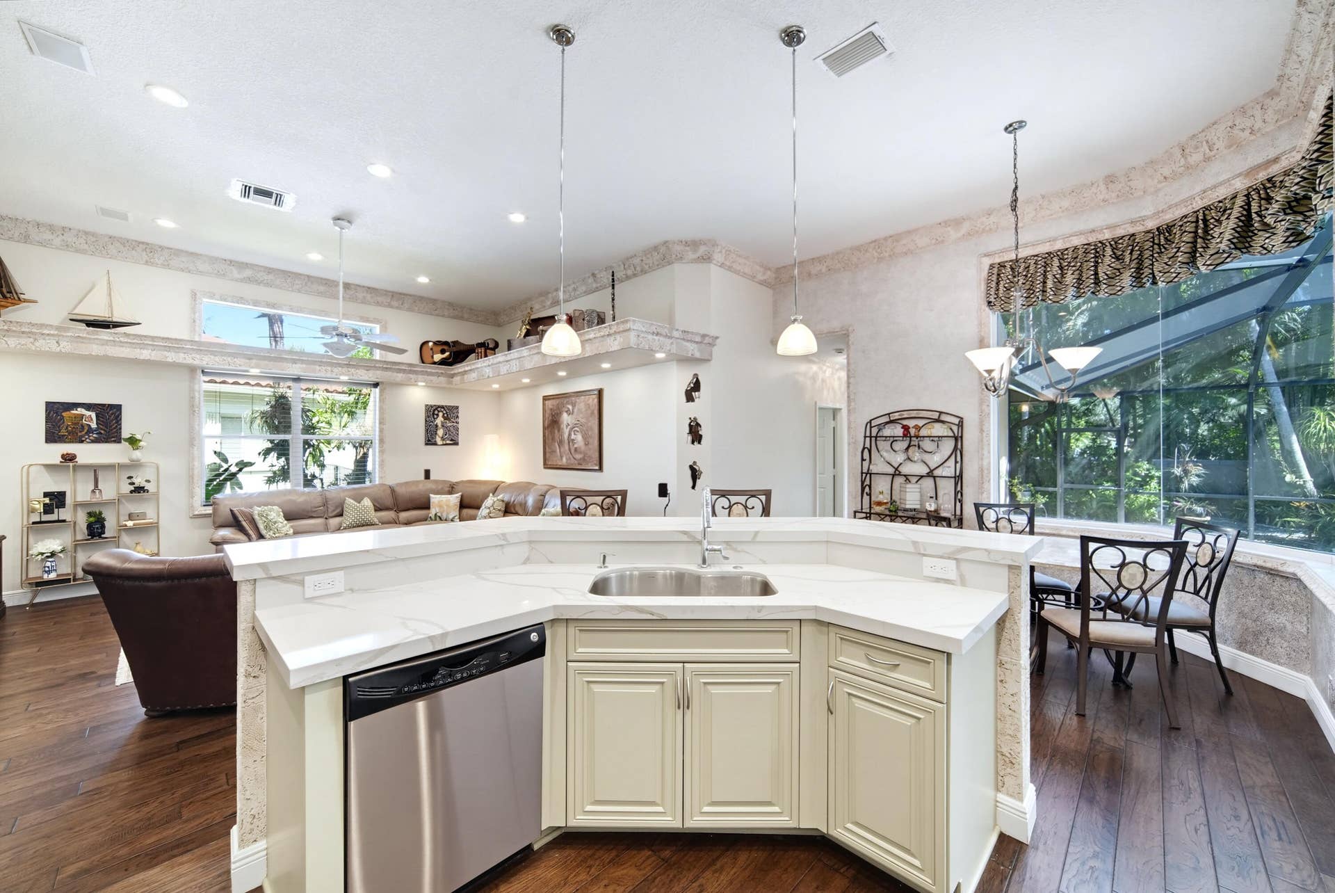 1051 NW 121ST Terrace, Coral Springs, FL 33071 DSC00204