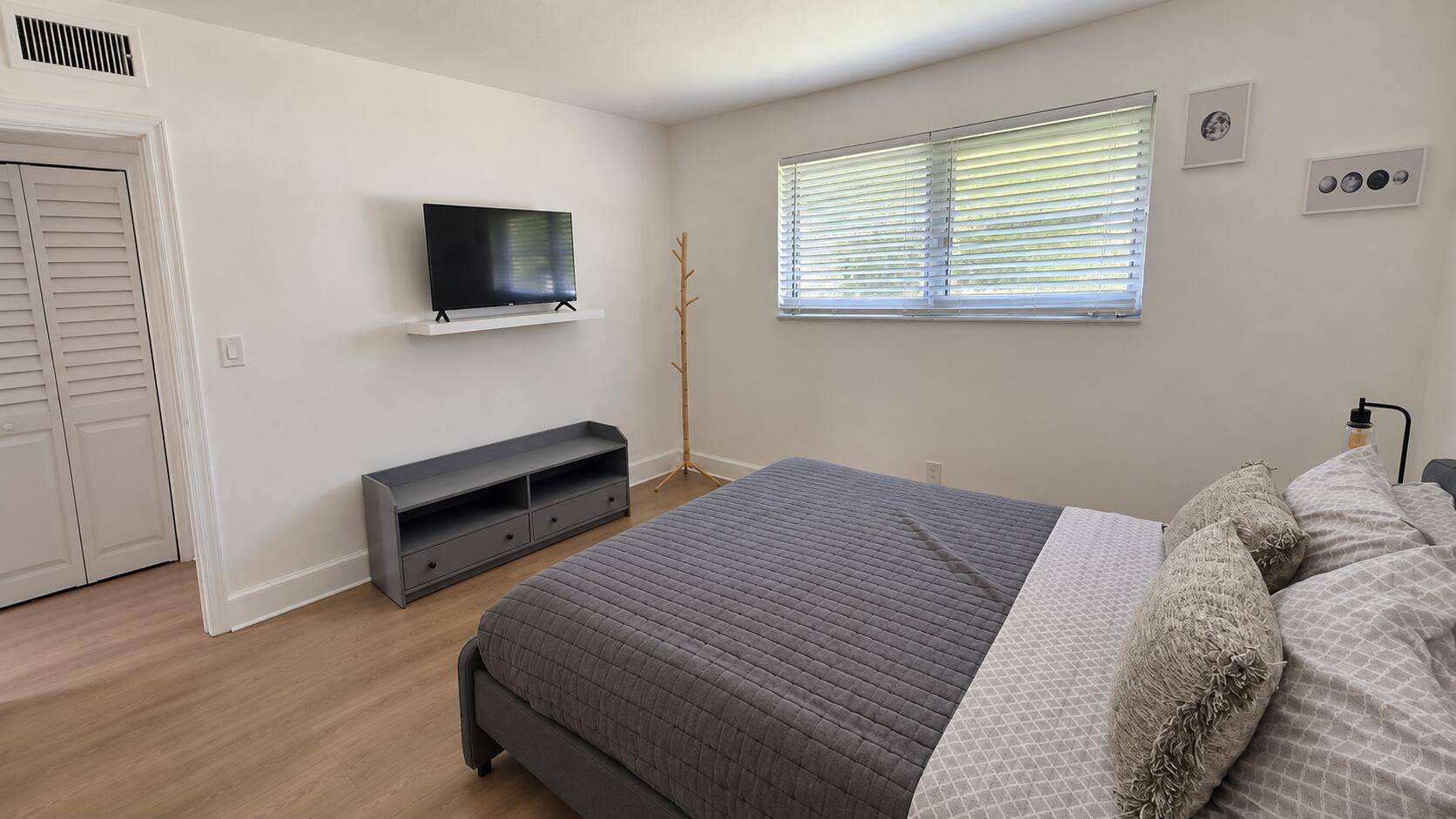 704 NE 8th Street, #4, Hallandale Beach, FL 33009 Bright Bedroom Retreat (1)