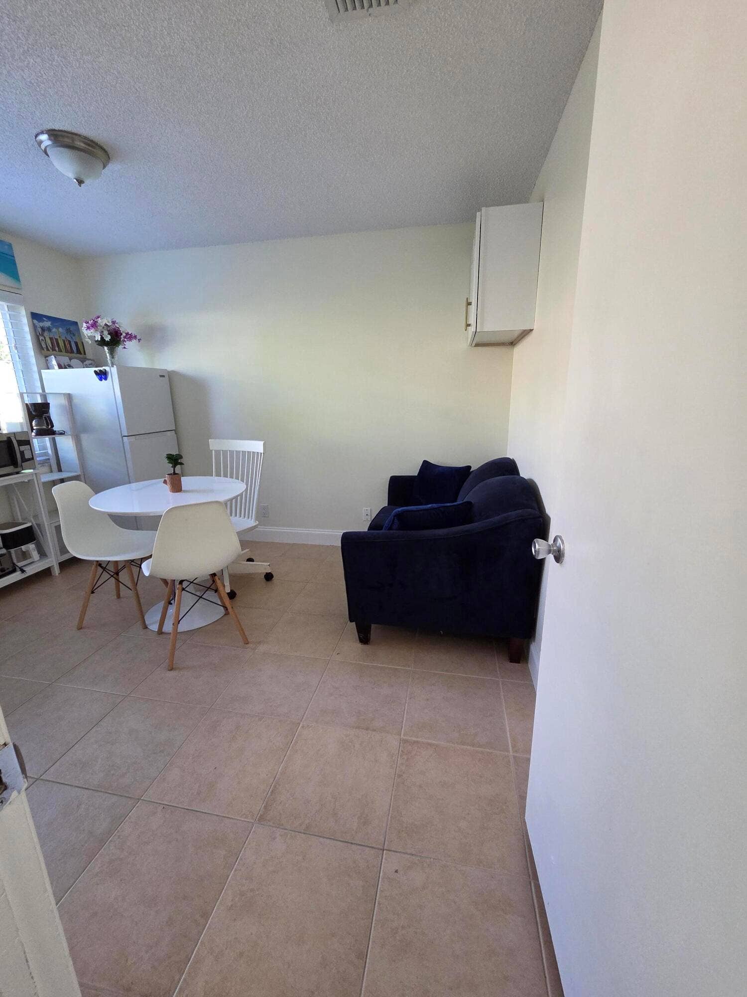 3190 NW 66TH, Unit #1, Fort Lauderdale, FL 33309 Dinning/living hallway view