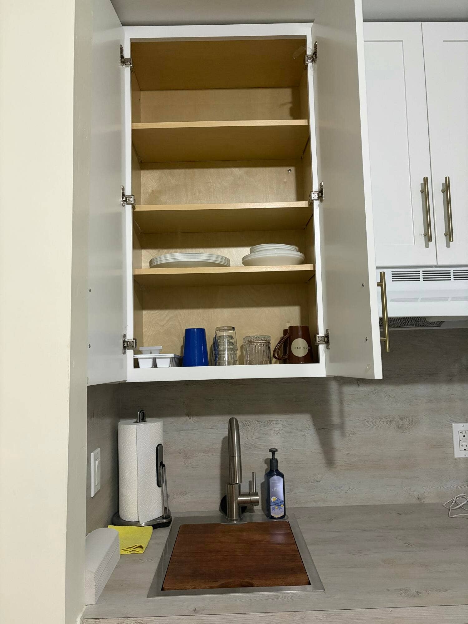 3190 NW 66TH, Unit #1, Fort Lauderdale, FL 33309 Wetbar area