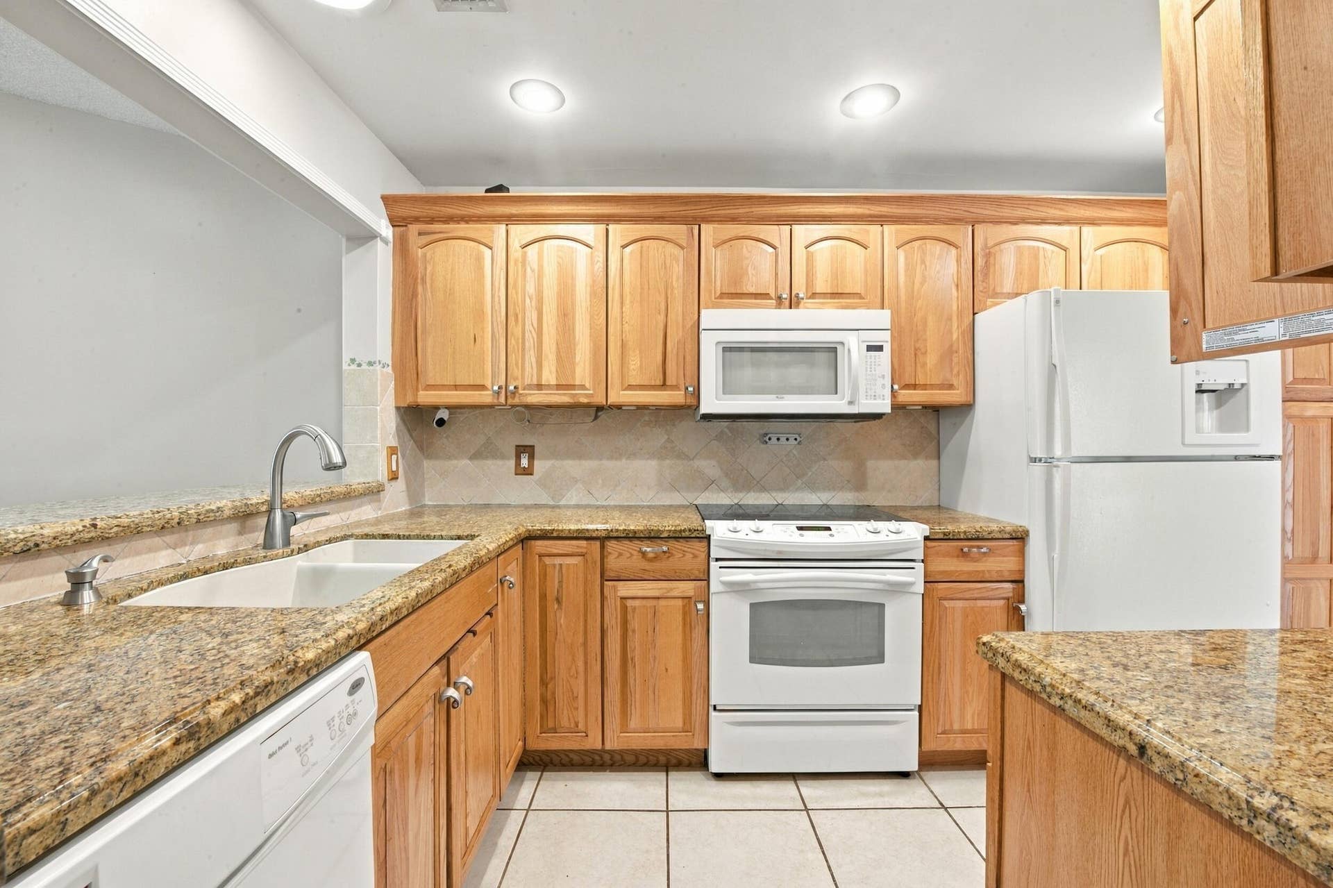 6911 Consolata Street, Boca Raton, FL 33433 Kitchen