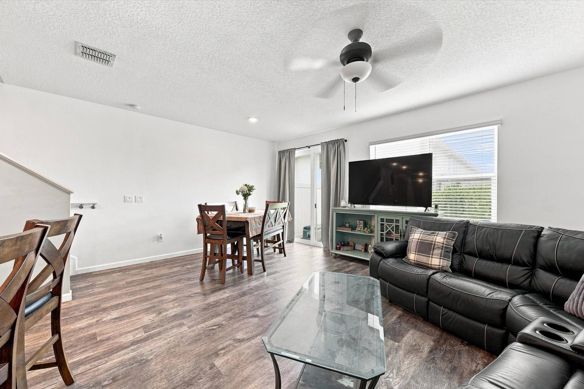 6351 Sailpointe Lane, West Palm Beach, FL 33413 11-2011