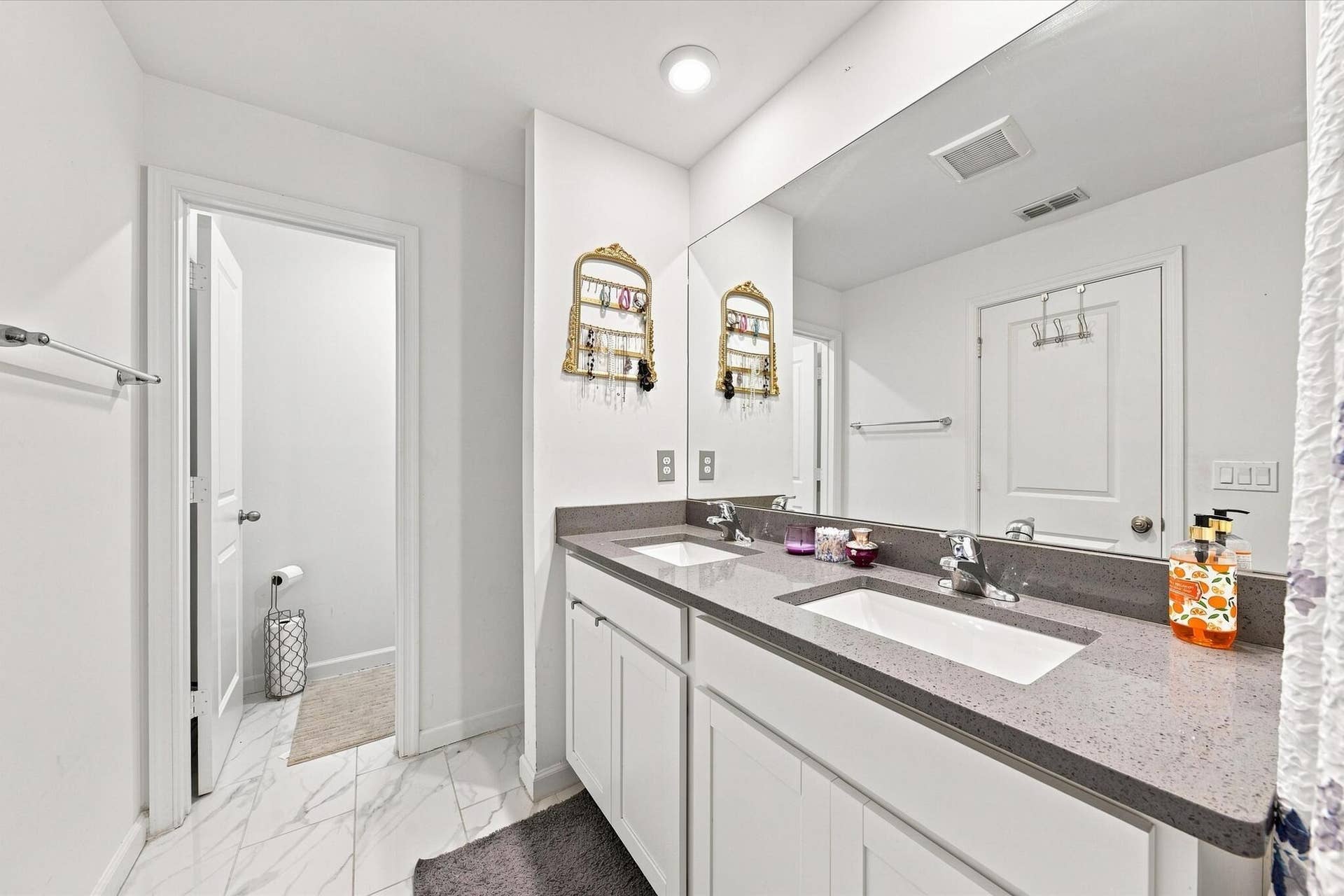 6351 Sailpointe Lane, West Palm Beach, FL 33413 19-2019