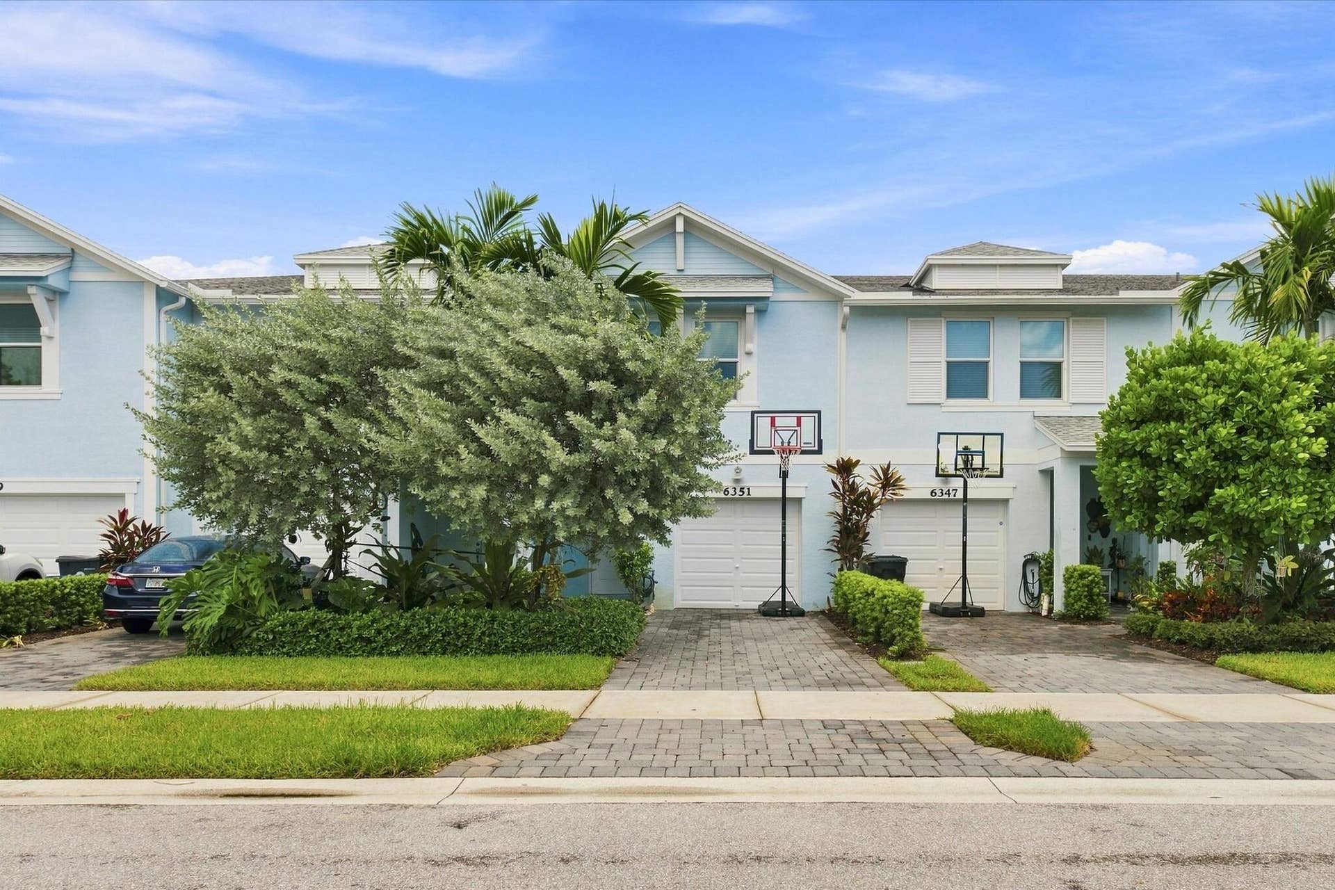 6351 Sailpointe Lane, West Palm Beach, FL 33413 01-2001