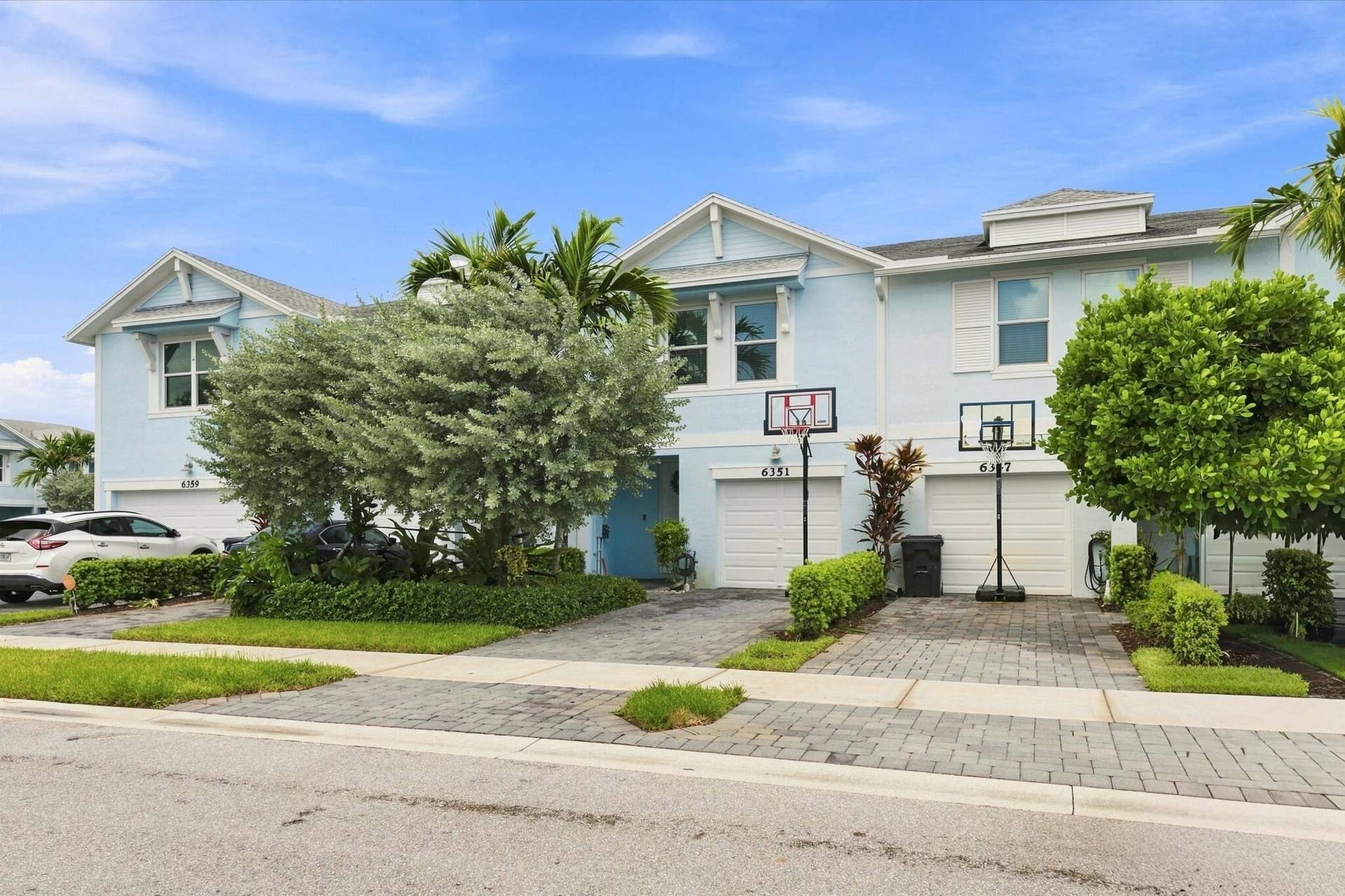 6351 Sailpointe Lane, West Palm Beach, FL 33413 02-2002