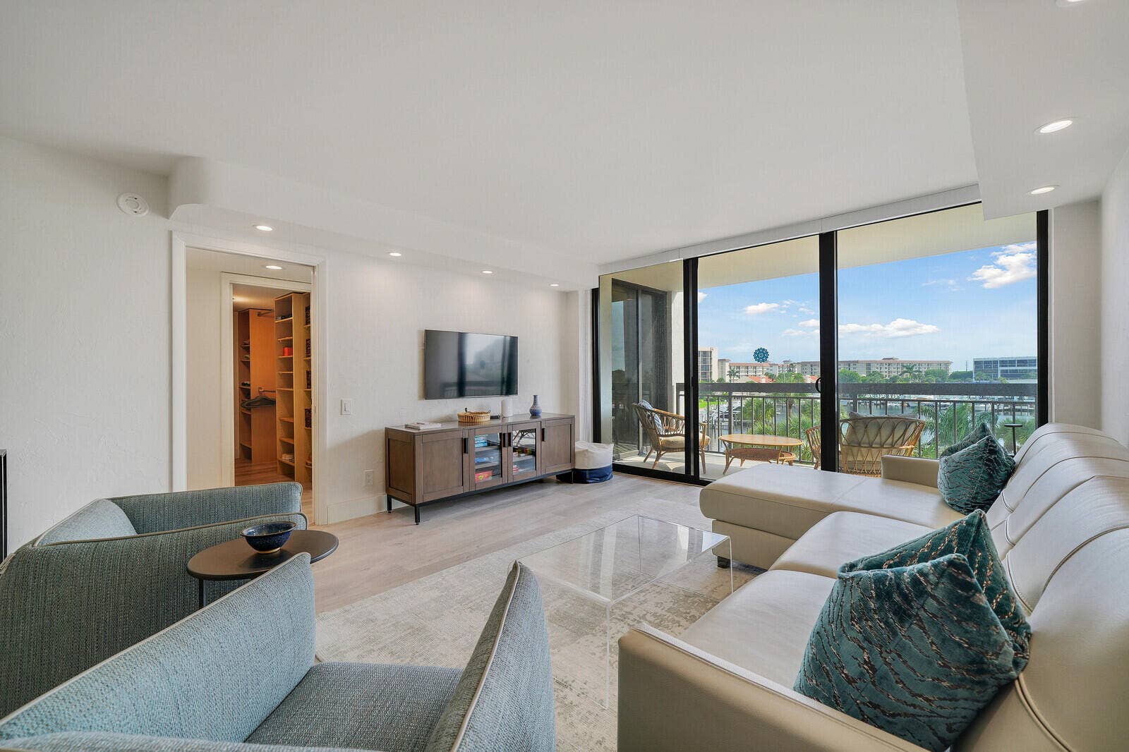 2697 N OCEAN, #F-403, Boca Raton, FL 33431 Living Room