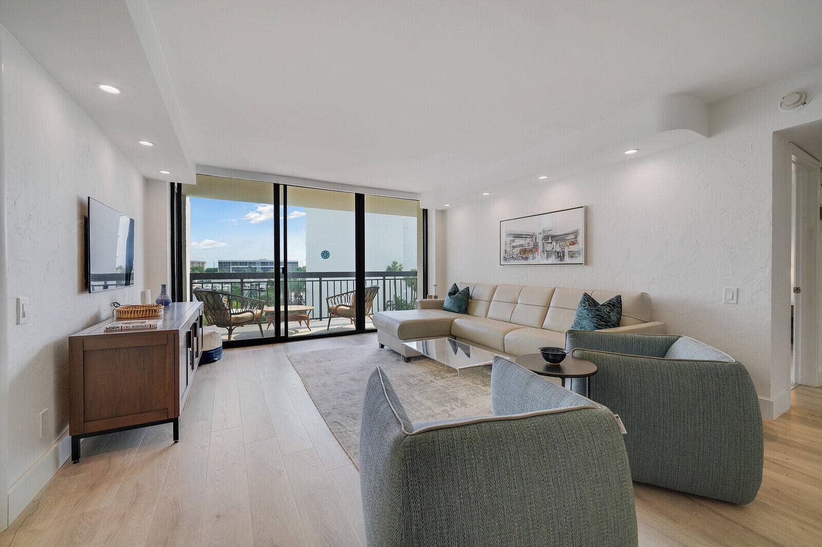 2697 N OCEAN, #F-403, Boca Raton, FL 33431 Living Room