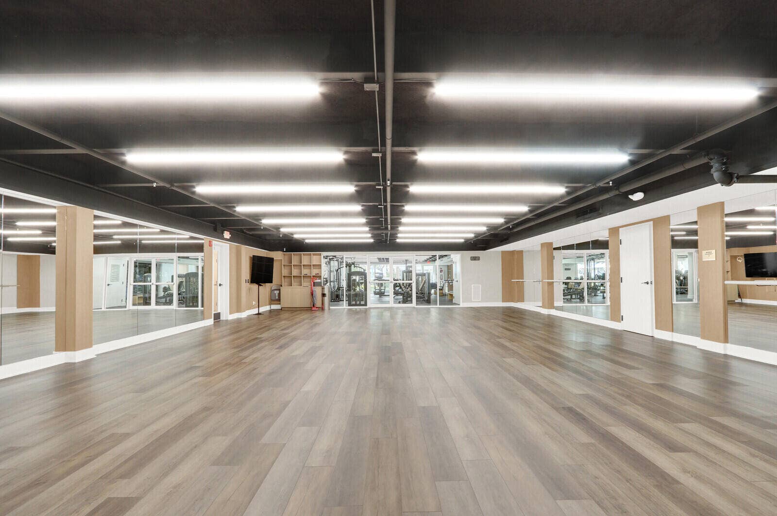 2697 N OCEAN, #F-403, Boca Raton, FL 33431 Club Exercise Studio