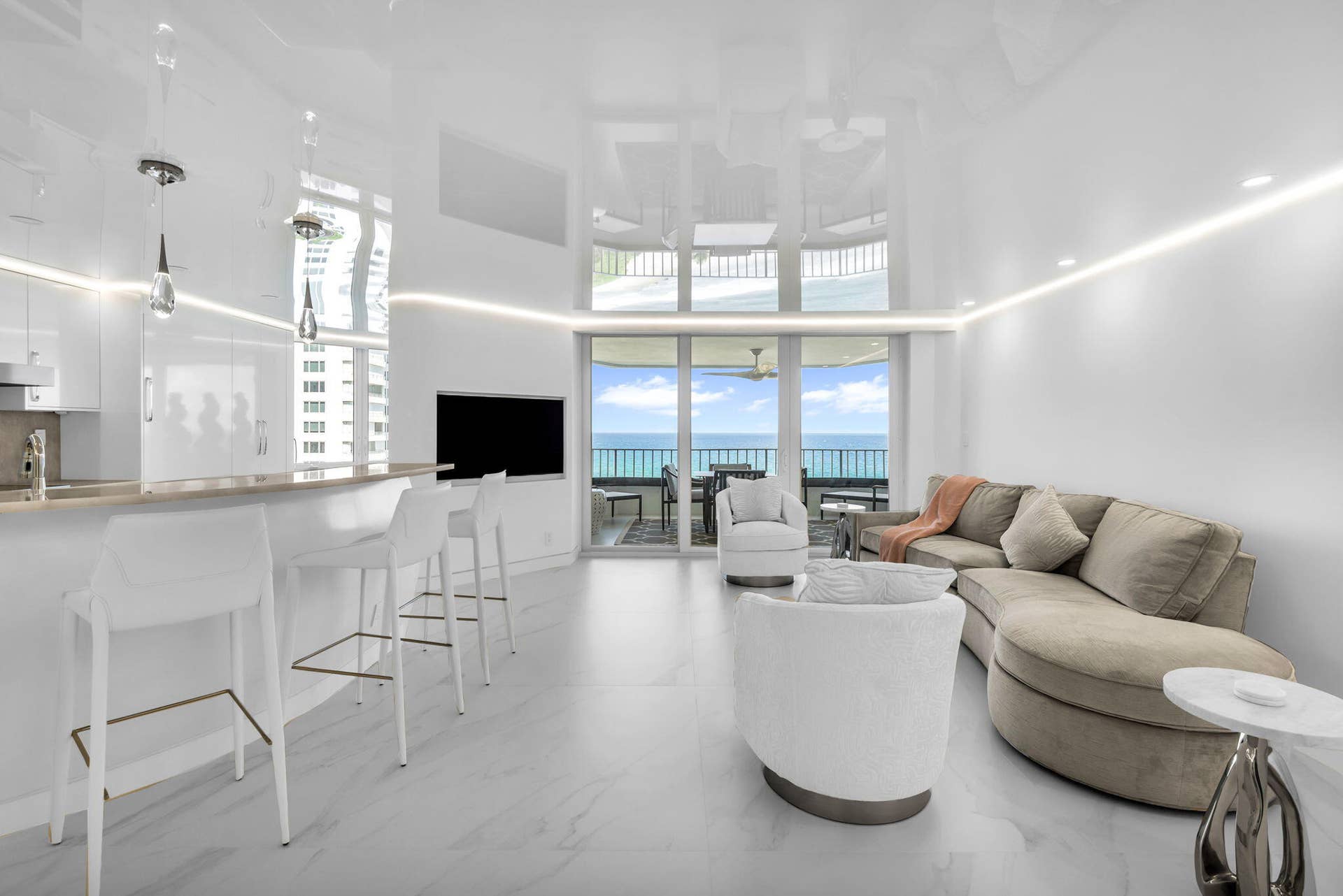 550 S Ocean Boulevard, #1205, Boca Raton, FL 33432 Living Room