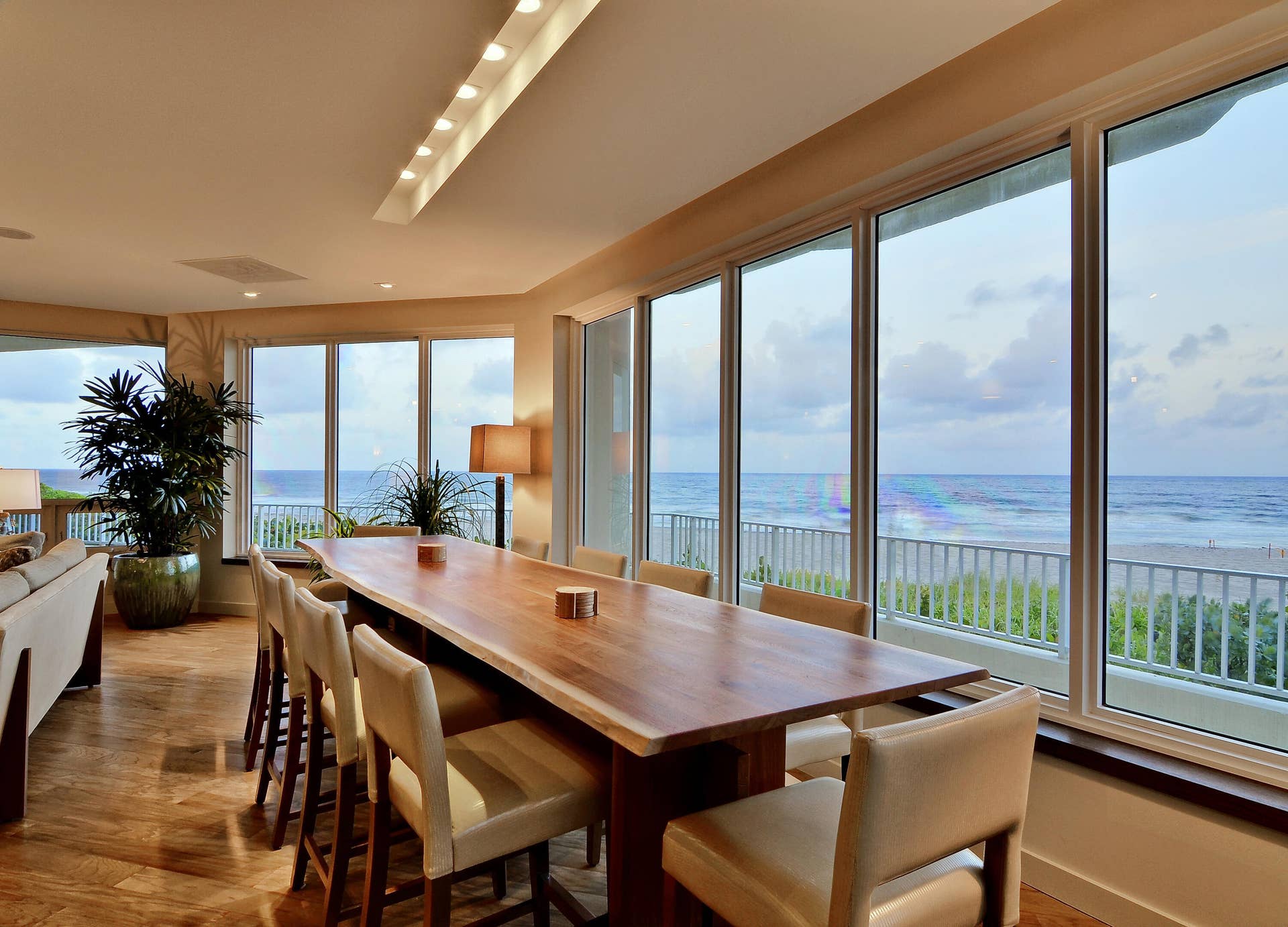 550 S Ocean Boulevard, #1205, Boca Raton, FL 33432 Social Room Dining by the sea