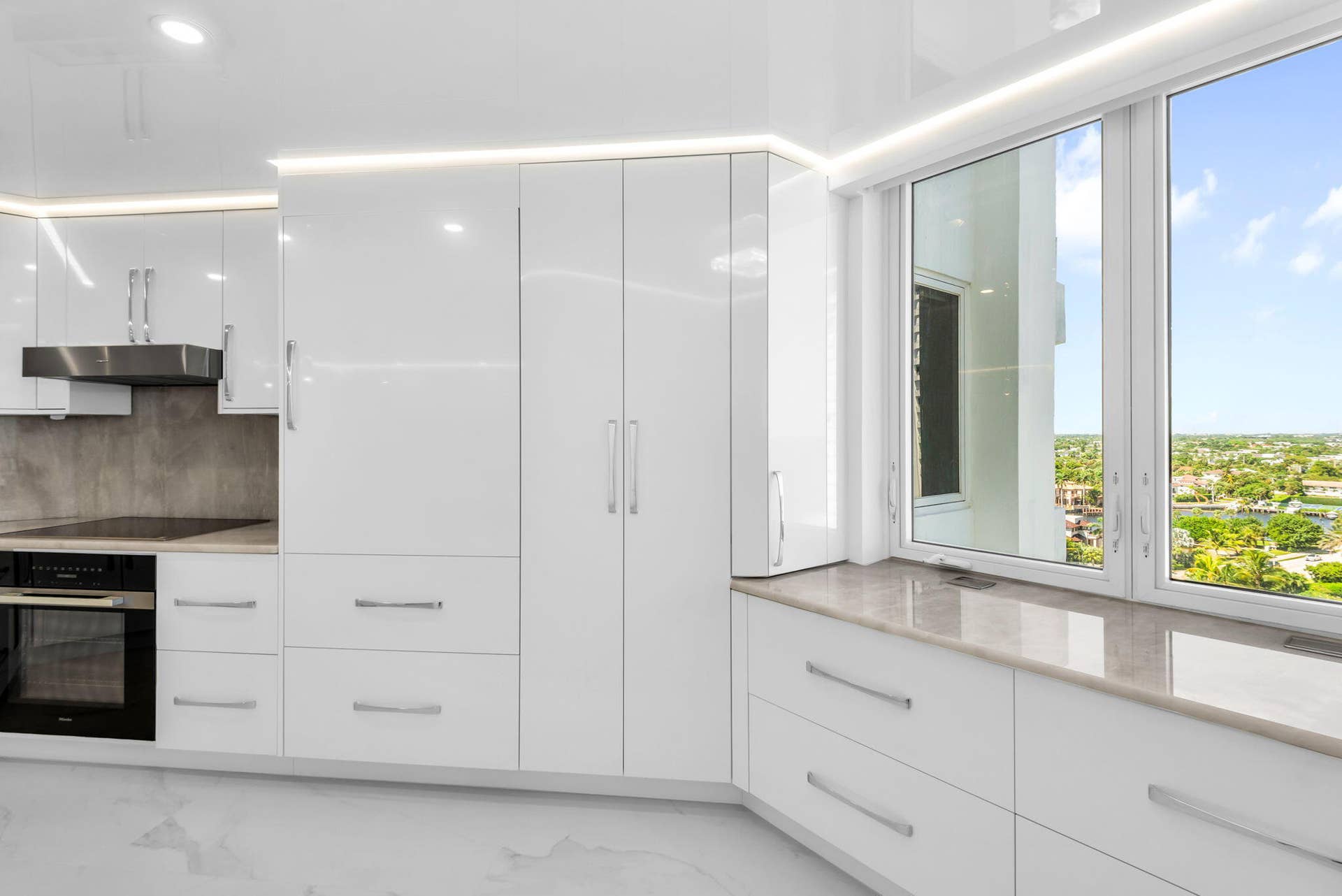 550 S Ocean Boulevard, #1205, Boca Raton, FL 33432 Kitchen area