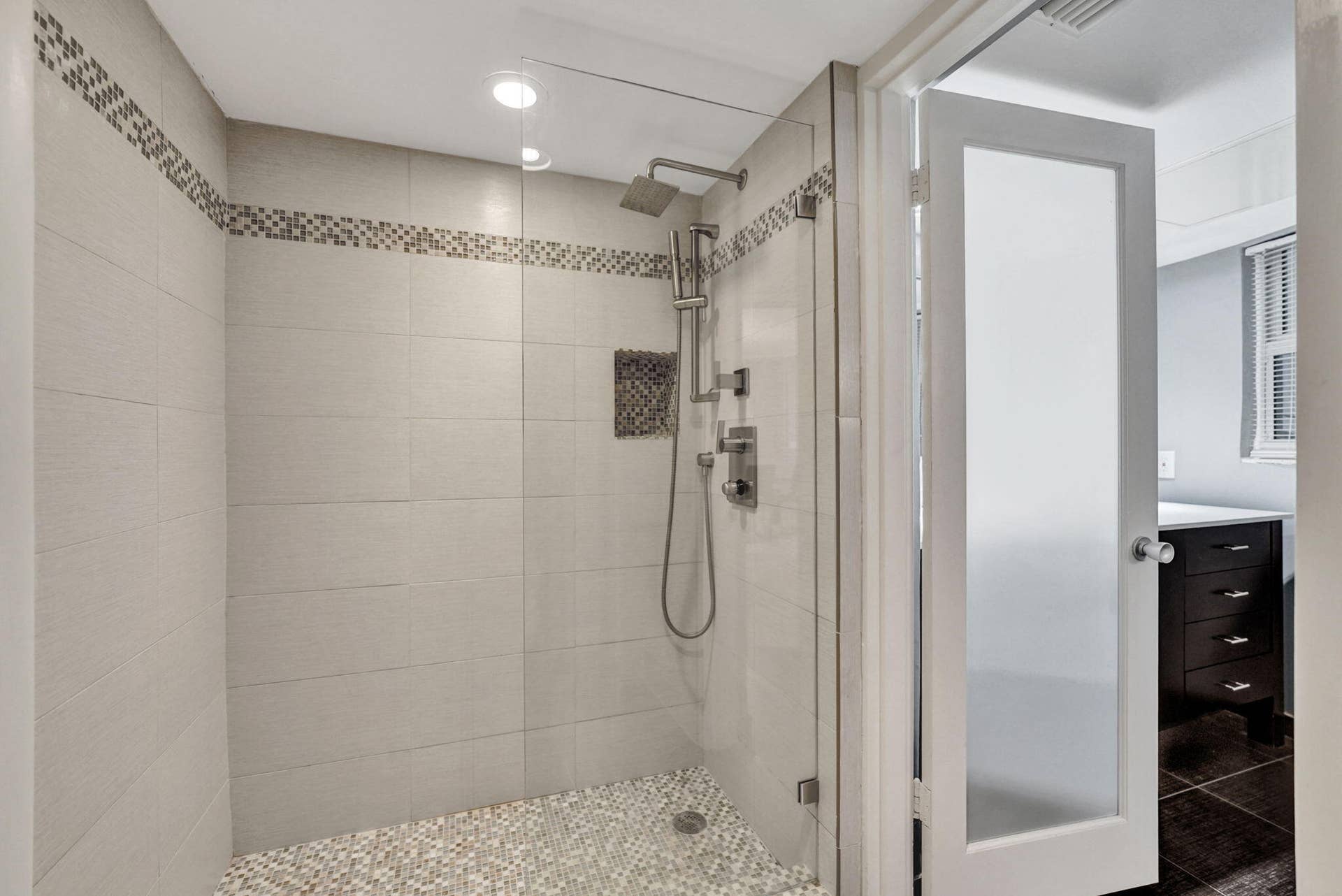 333 SUNSET Drive, #207, Fort Lauderdale, FL 33301 88-web-or-mls-DSC07514