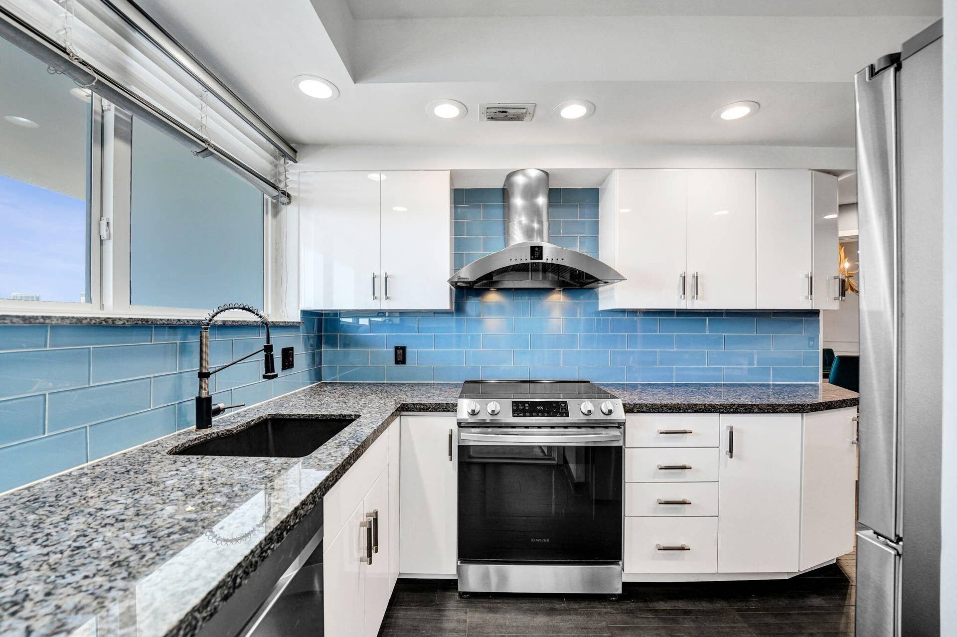333 SUNSET Drive, #207, Fort Lauderdale, FL 33301 59-web-or-mls-DSC07424