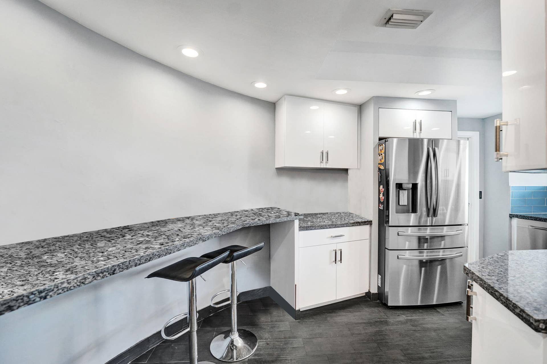 333 SUNSET Drive, #207, Fort Lauderdale, FL 33301 54-web-or-mls-DSC07409