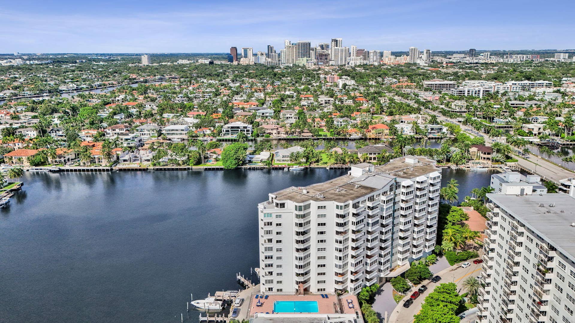 333 SUNSET Drive, #207, Fort Lauderdale, FL 33301 2-web-or-mls-DJI_20261006103308_0543_D