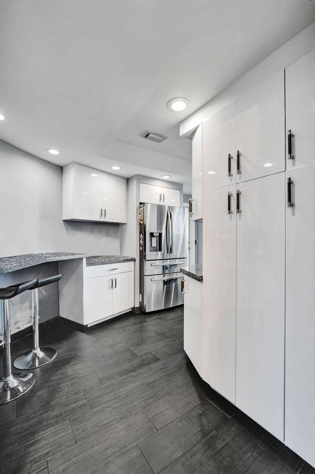 333 SUNSET Drive, #207, Fort Lauderdale, FL 33301 61-web-or-mls-DSC07430