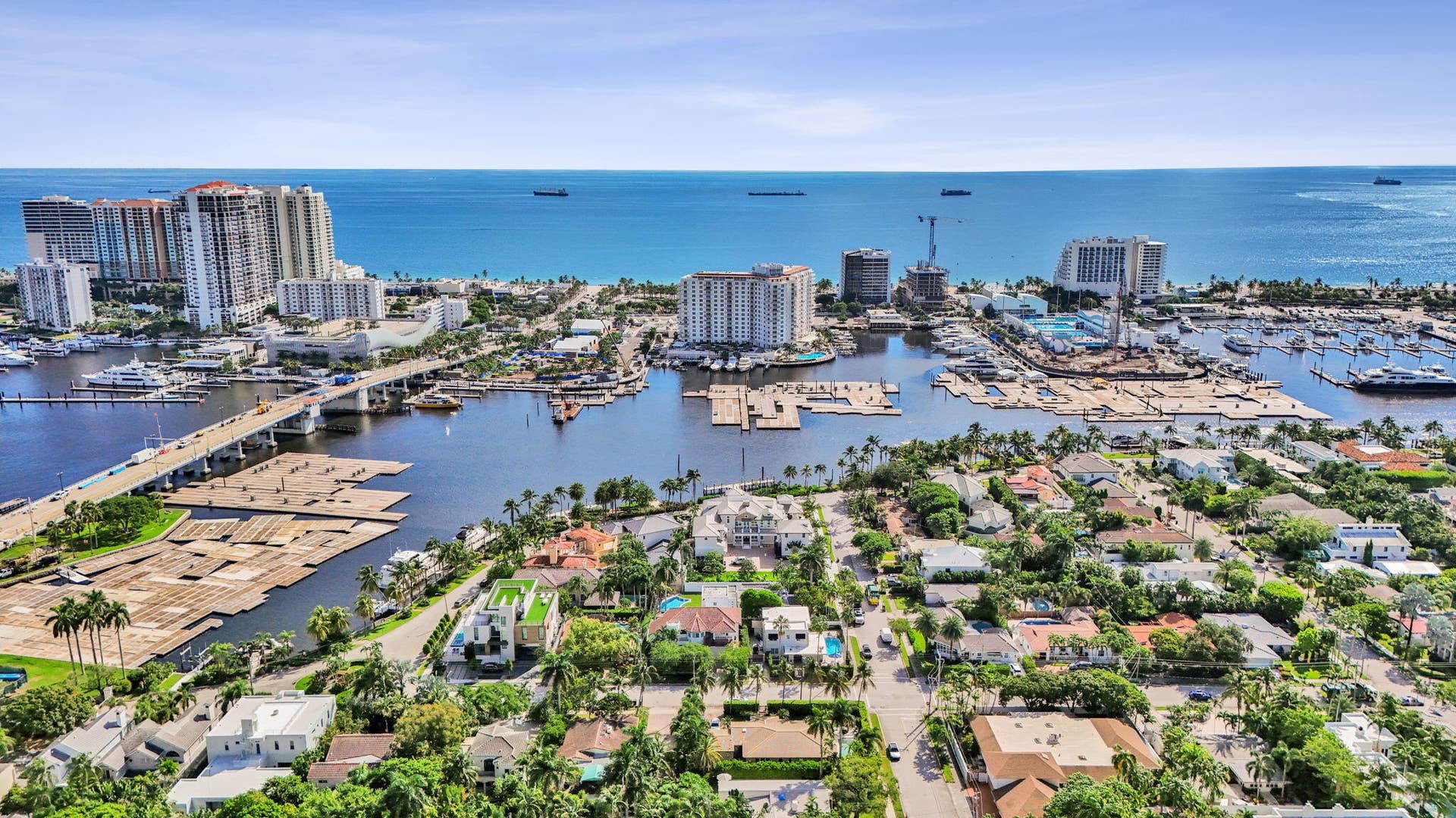 333 SUNSET Drive, #207, Fort Lauderdale, FL 33301 15-web-or-mls-DJI_20261006103746_0557_D