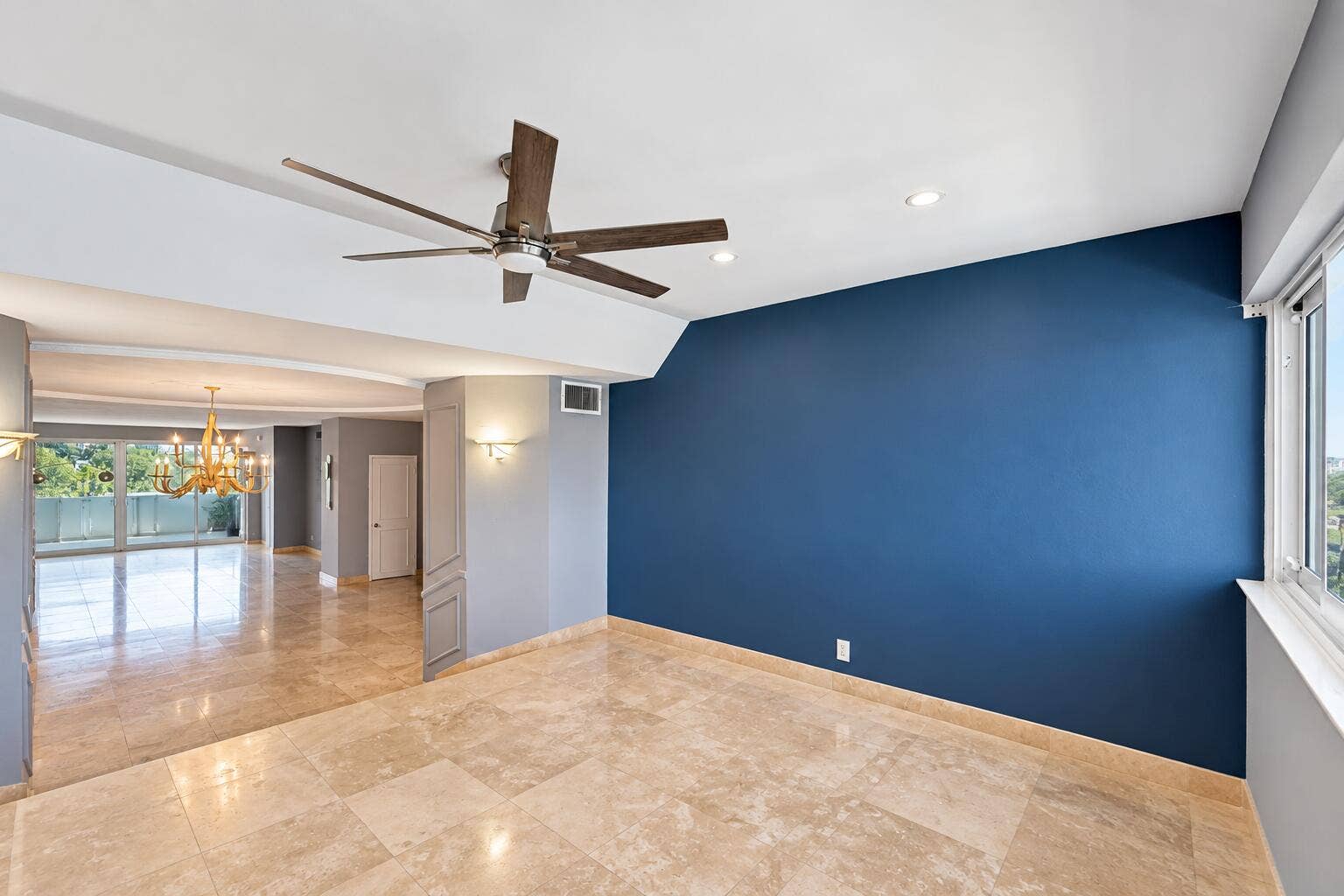 333 SUNSET Drive, #207, Fort Lauderdale, FL 33301 0d364e12-4a65-4b4e-b488-c70e432fdaf5