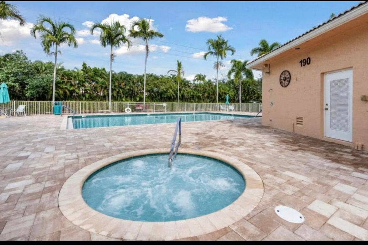 2464 CORAL TRACE Place, Delray Beach, FL 33445 IMG_3903