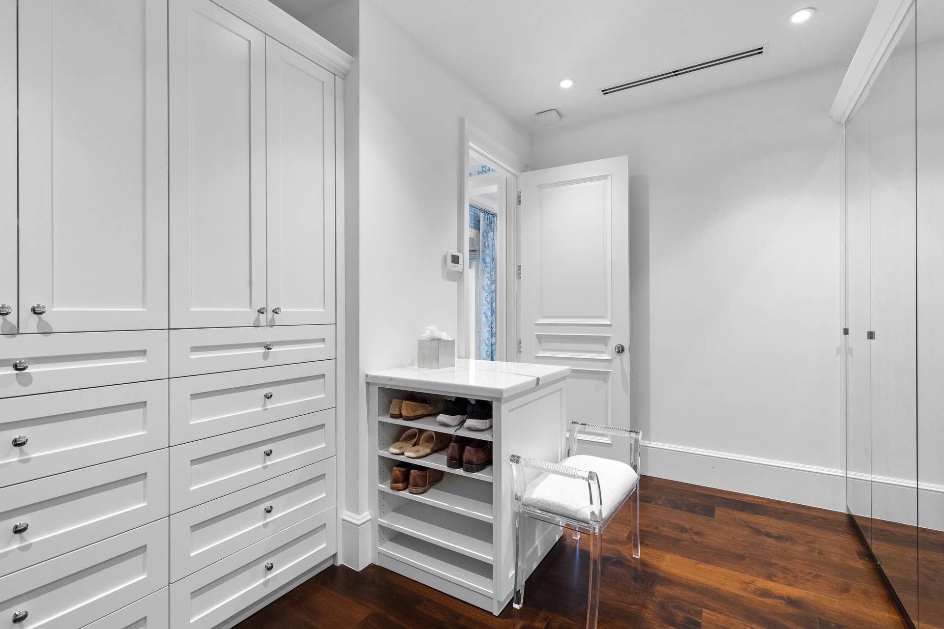 253 Jamaica Lane, Palm Beach, FL 33480 Her Closet