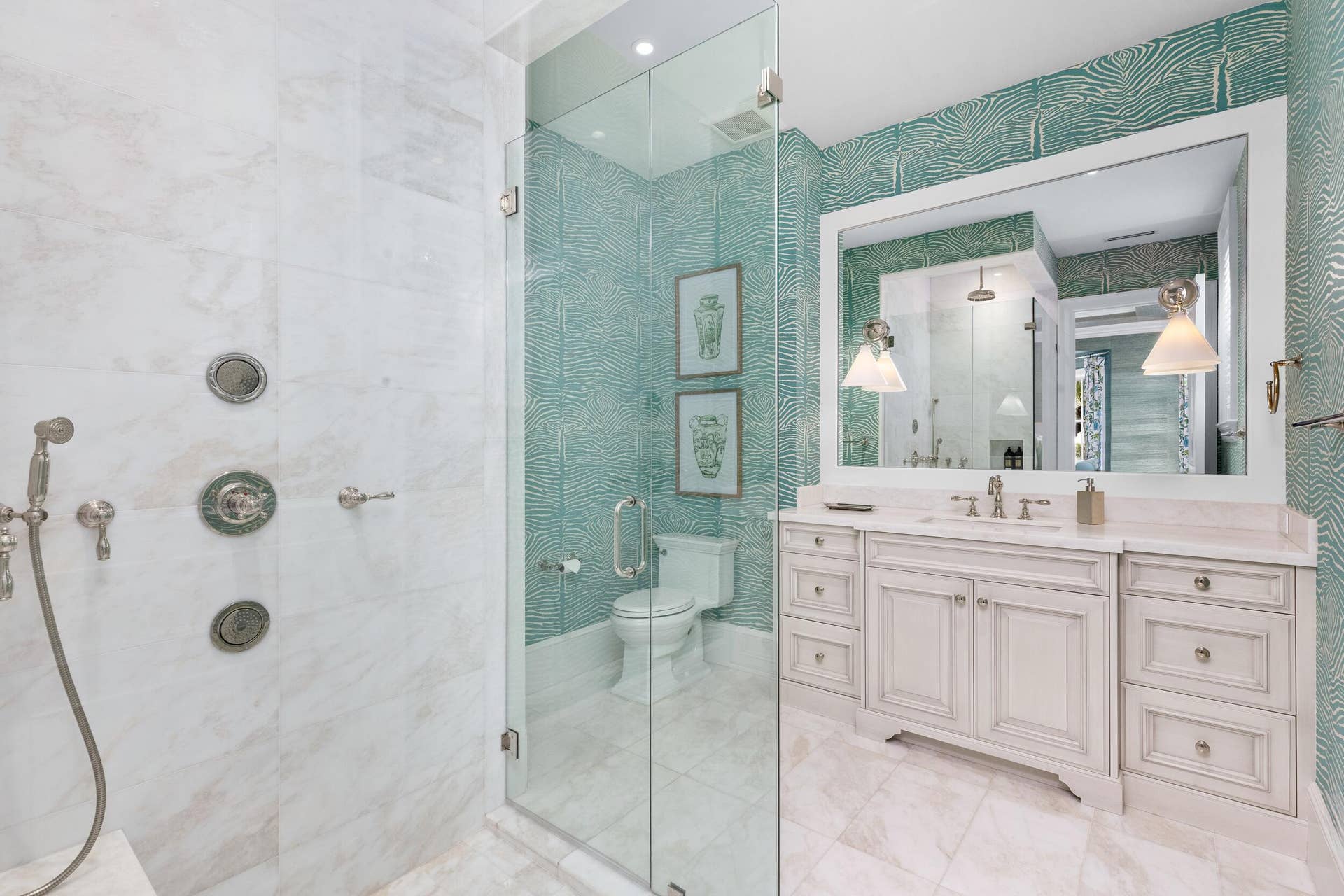 253 Jamaica Lane, Palm Beach, FL 33480 Guest Bath 1