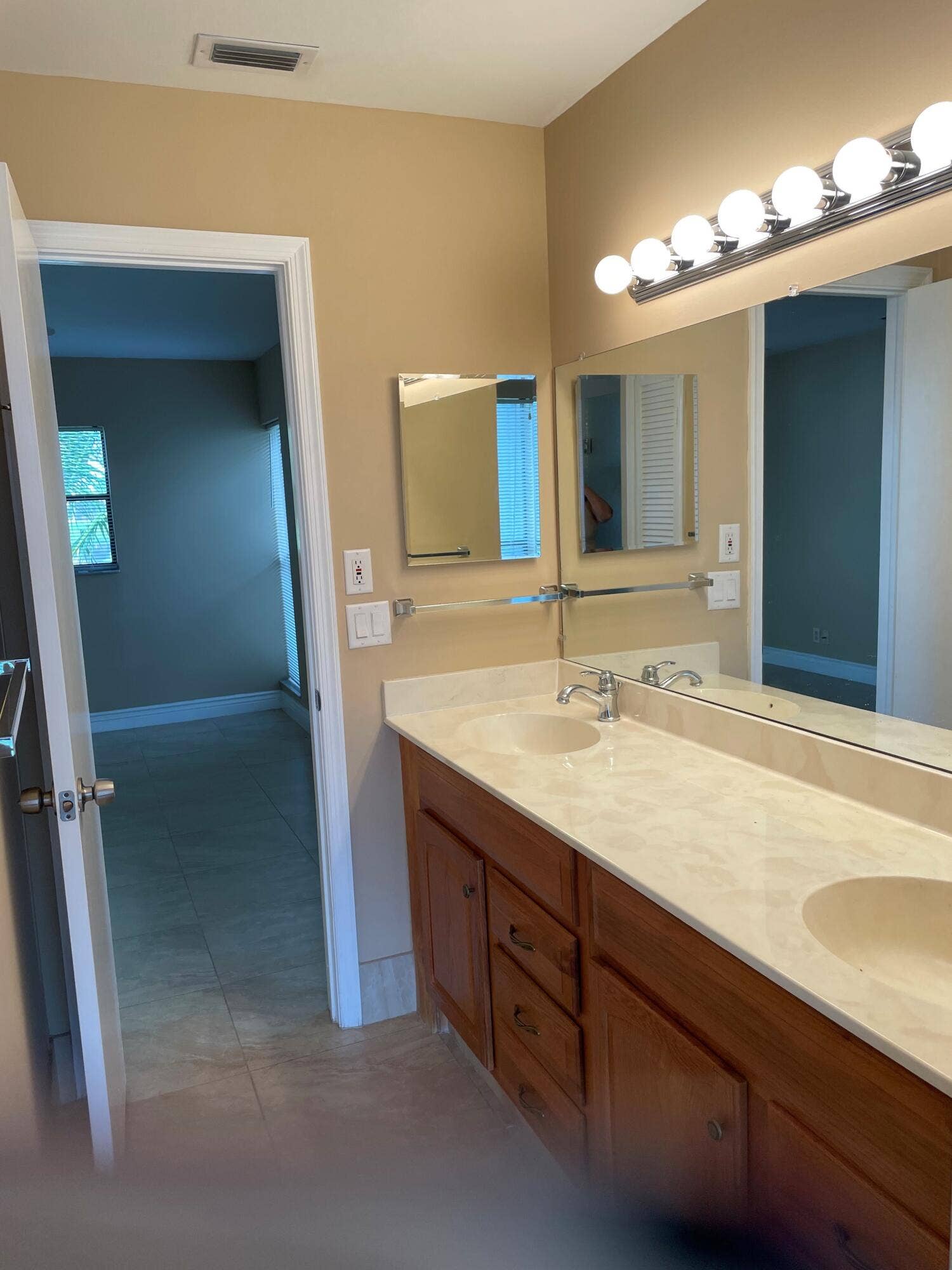 6347 Timberlakes Way, Delray Beach, FL 33484 tim master vanity