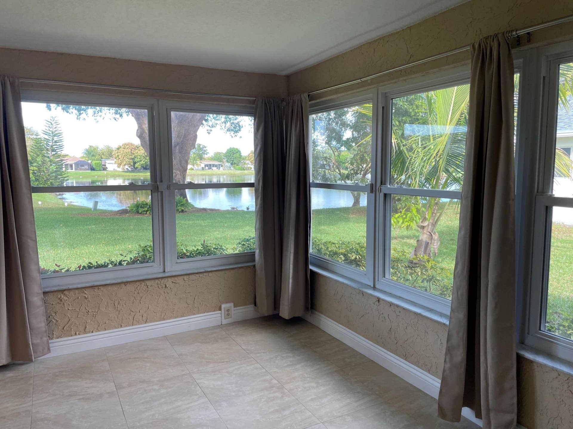 6347 Timberlakes Way, Delray Beach, FL 33484 tim corner sunroom