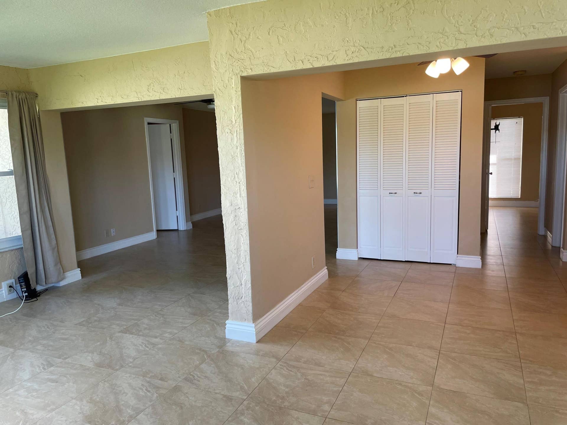 6347 Timberlakes Way, Delray Beach, FL 33484 tim view into dining