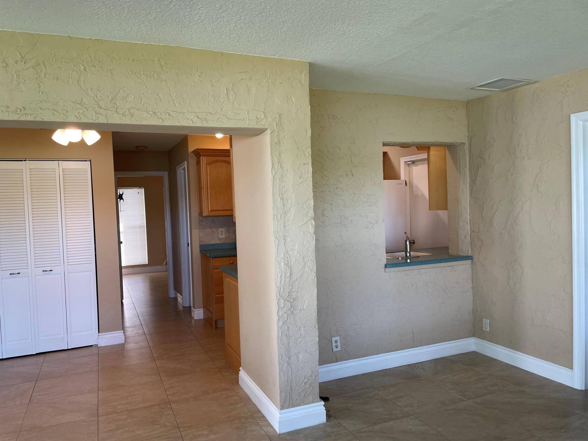 6347 Timberlakes Way, Delray Beach, FL 33484 tim view into kitchen hall