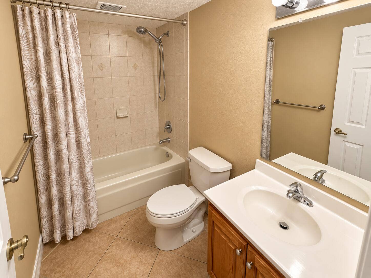 22765 SW 66TH Avenue, #104, Boca Raton, Boca Raton, FL 33428 Clean Neutral Bathroom Interior
