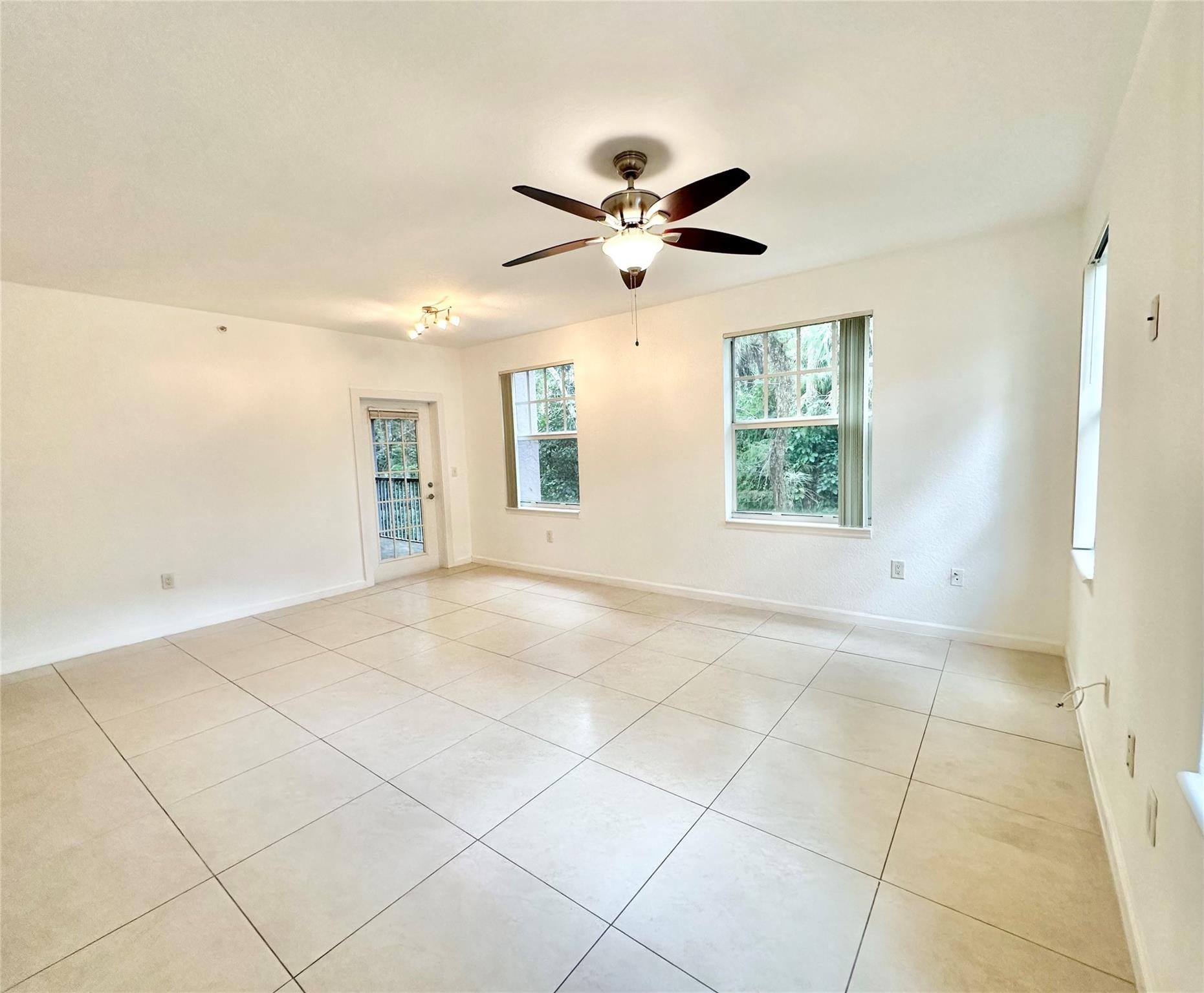 6778 W SAMPLE Road, #6778, Coral Springs, FL 33067 Photo 2