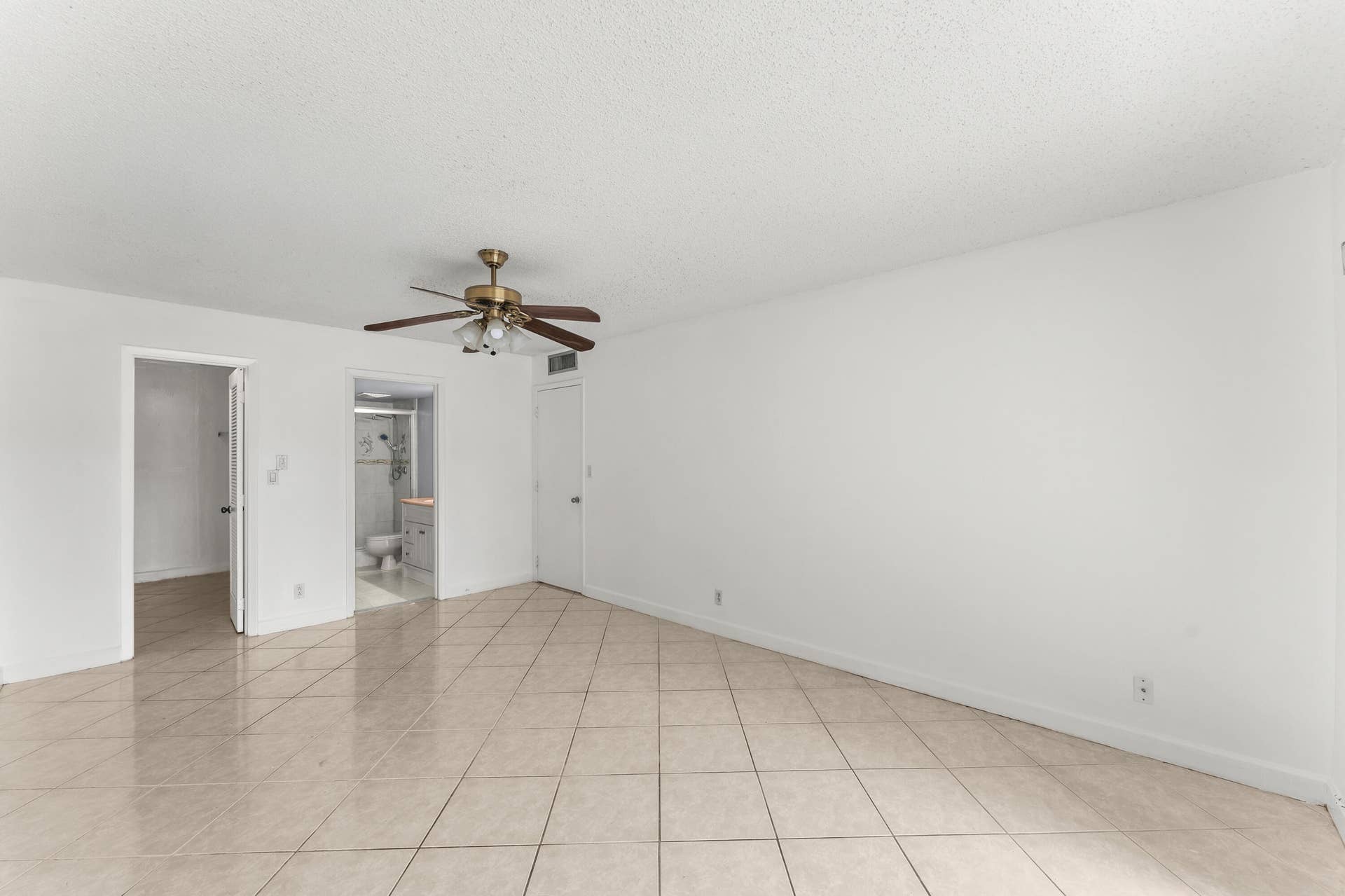 016-4148Northwest90thAvenue-201-CoralSpr