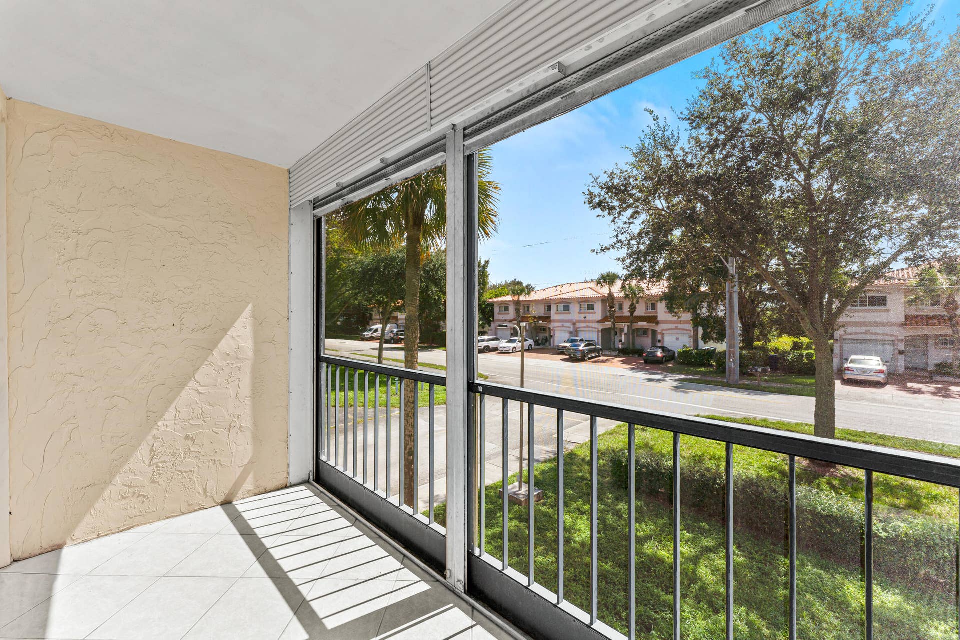 020-4148Northwest90thAvenue-201-CoralSpr