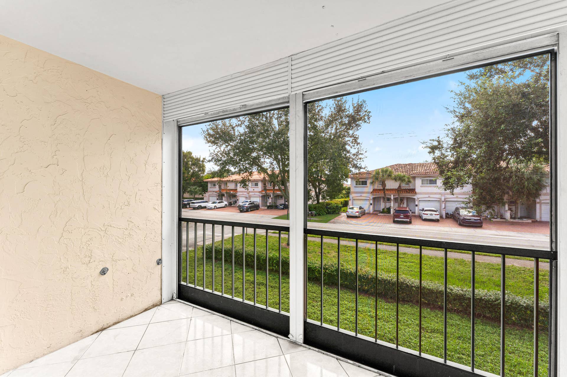 017-4148Northwest90thAvenue-201-CoralSpr