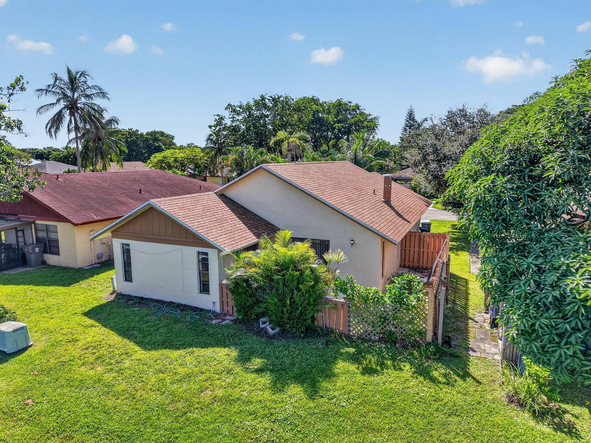 1323 Summit Run Circle, West Palm Beach, FL 33415 50-web-or-mls-DJI_20261012113548_0118_D