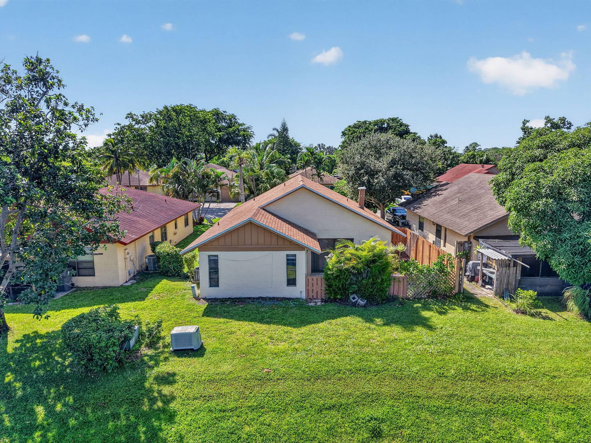 1323 Summit Run Circle, West Palm Beach, FL 33415 49-web-or-mls-DJI_20261012113534_0113_D