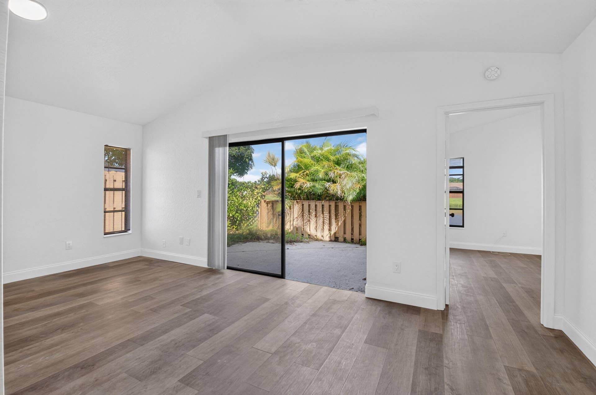 1323 Summit Run Circle, West Palm Beach, FL 33415 22-web-or-mls-DSC_9432
